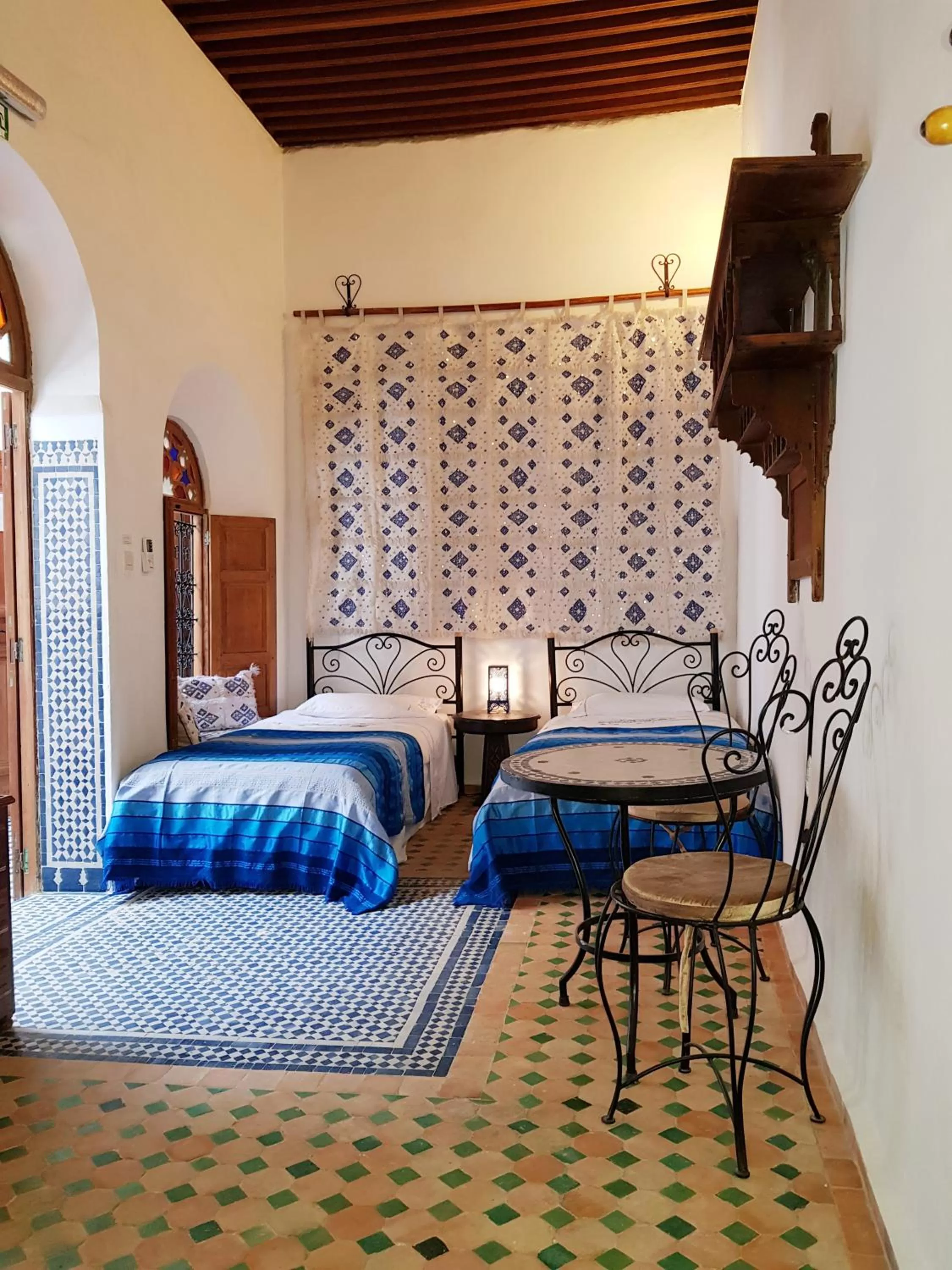 Photo of the whole room, Bed in Riad Inspira