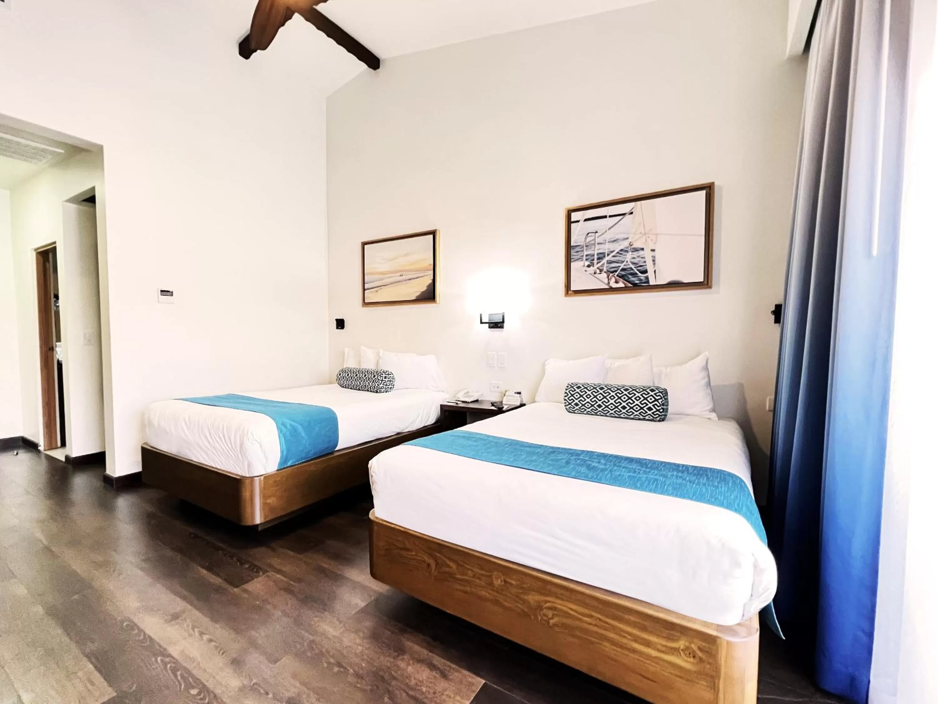 Photo of the whole room, Bed in San Nicolas Hotel Casino