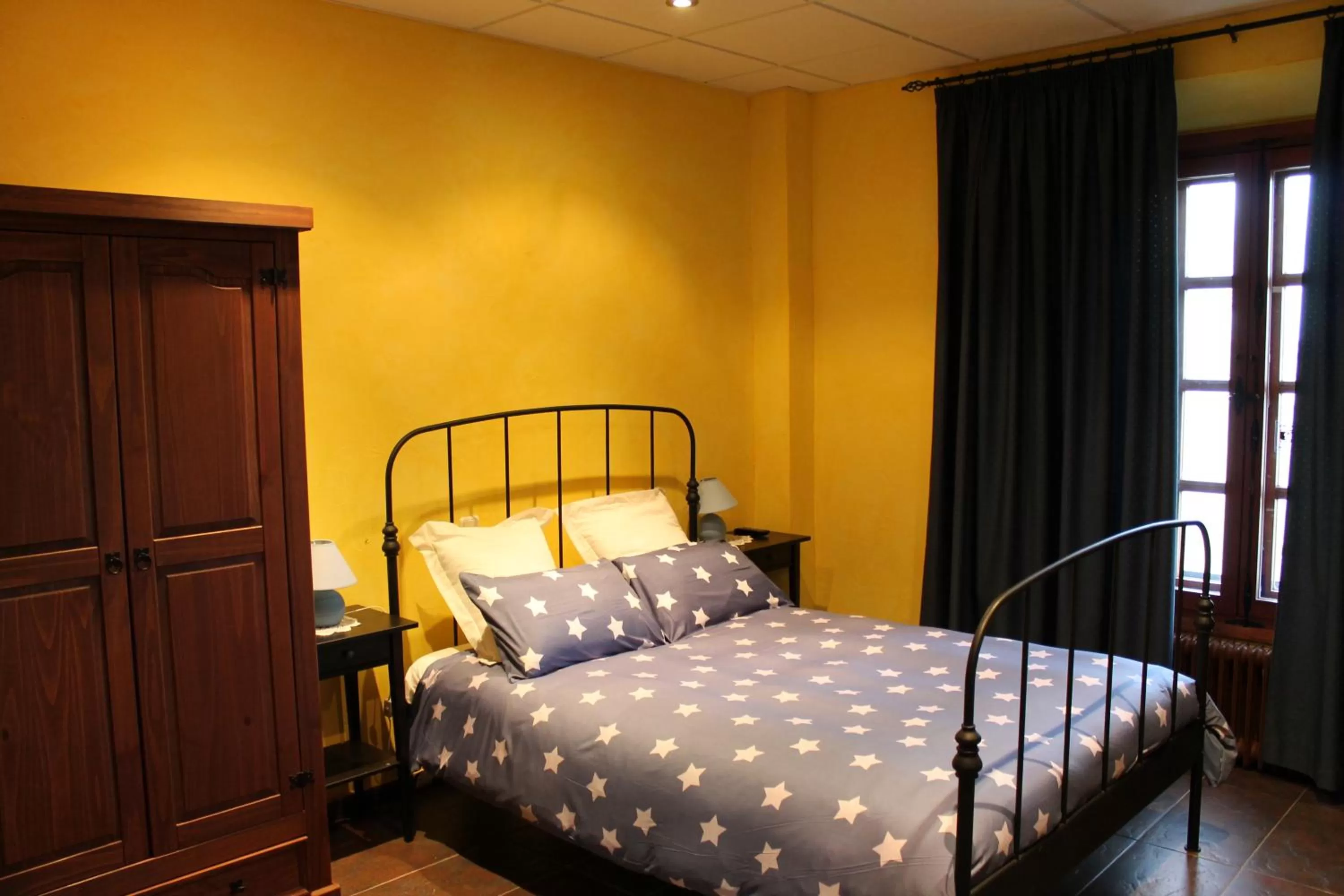 Bed in Hotel Restaurante Sonsoles