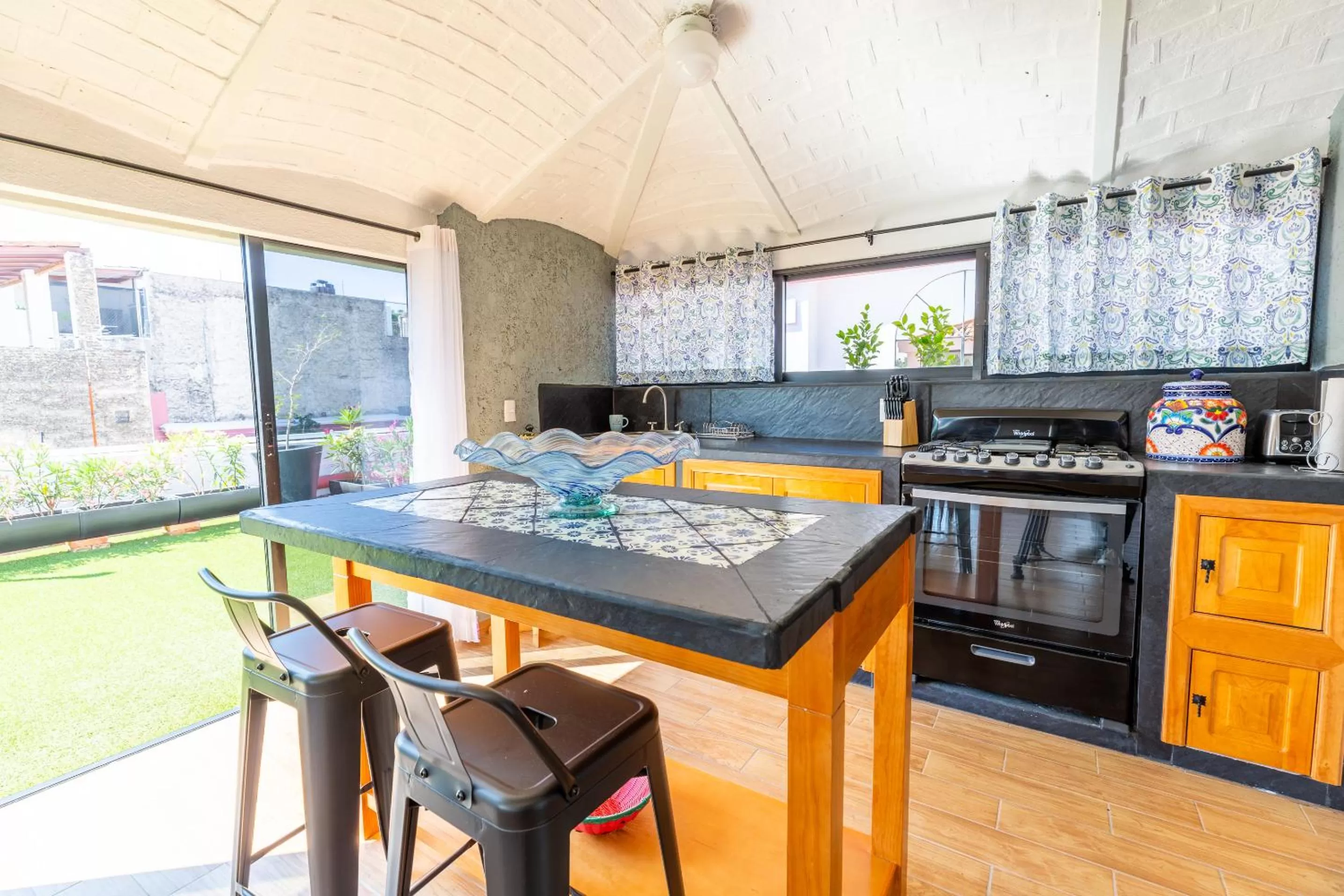 Kitchen or kitchenette in Plaza Chapala Hotel