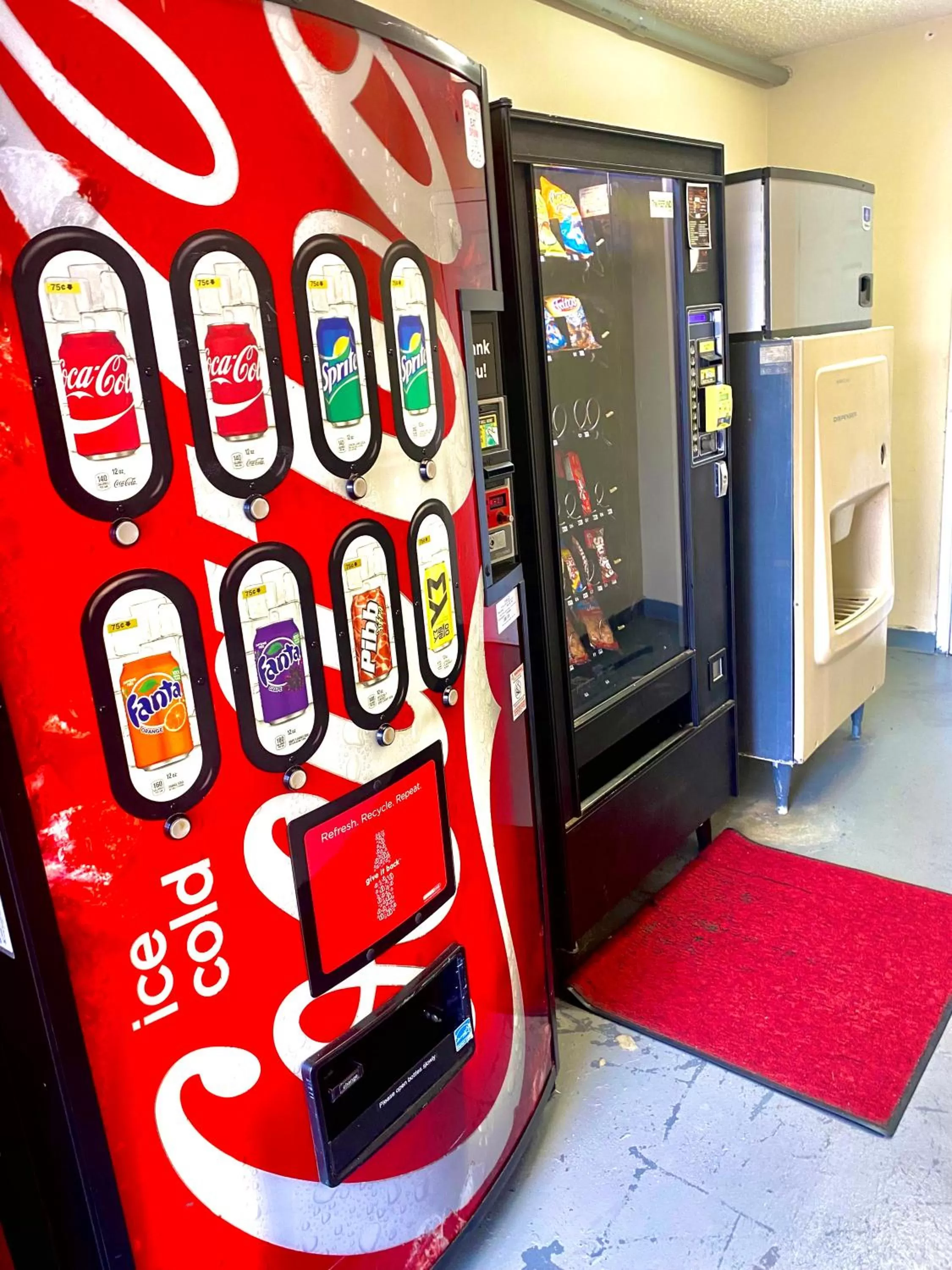 vending machine in Sylvester Inn