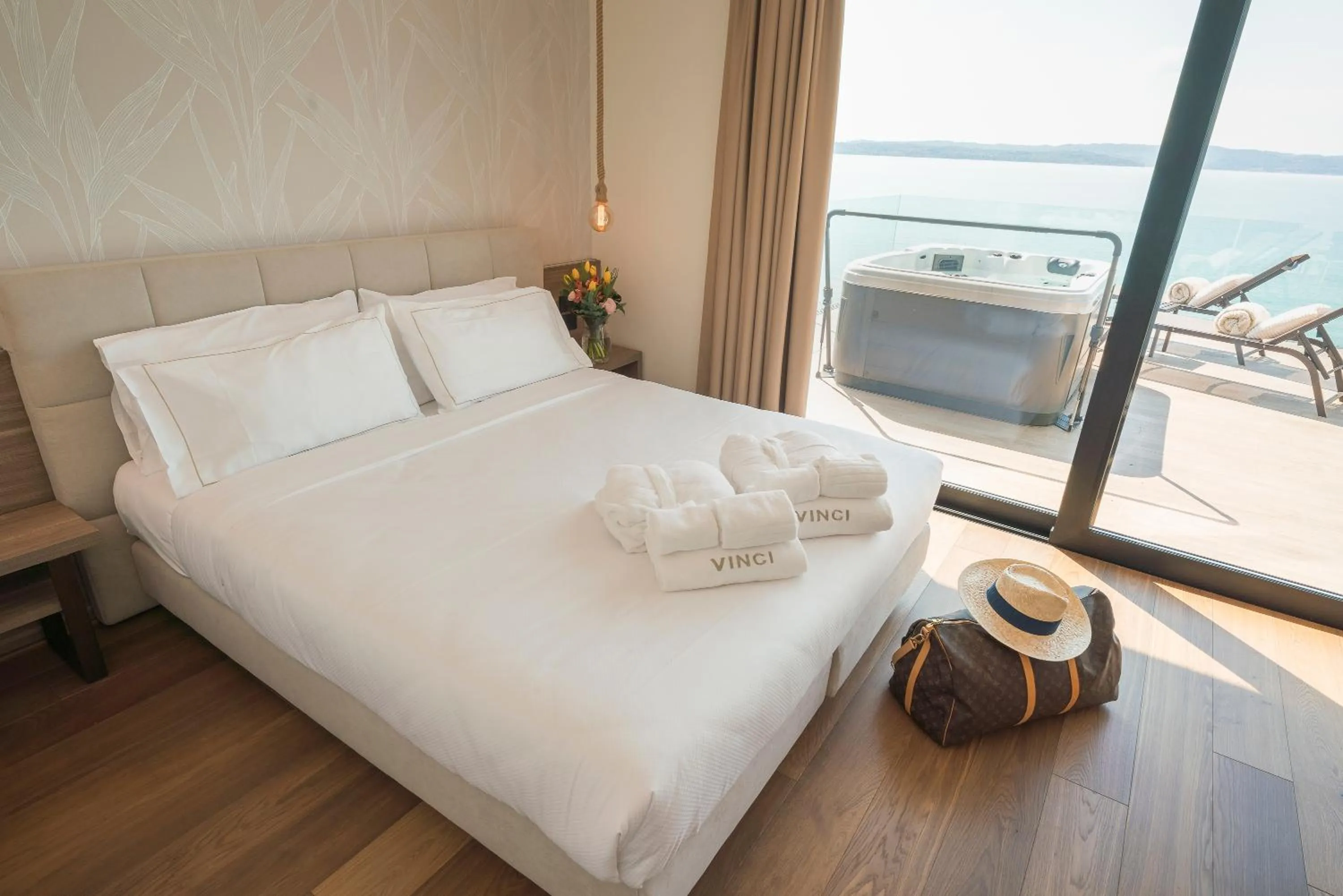 King Suite with Spa Bath in Hotel Vinci