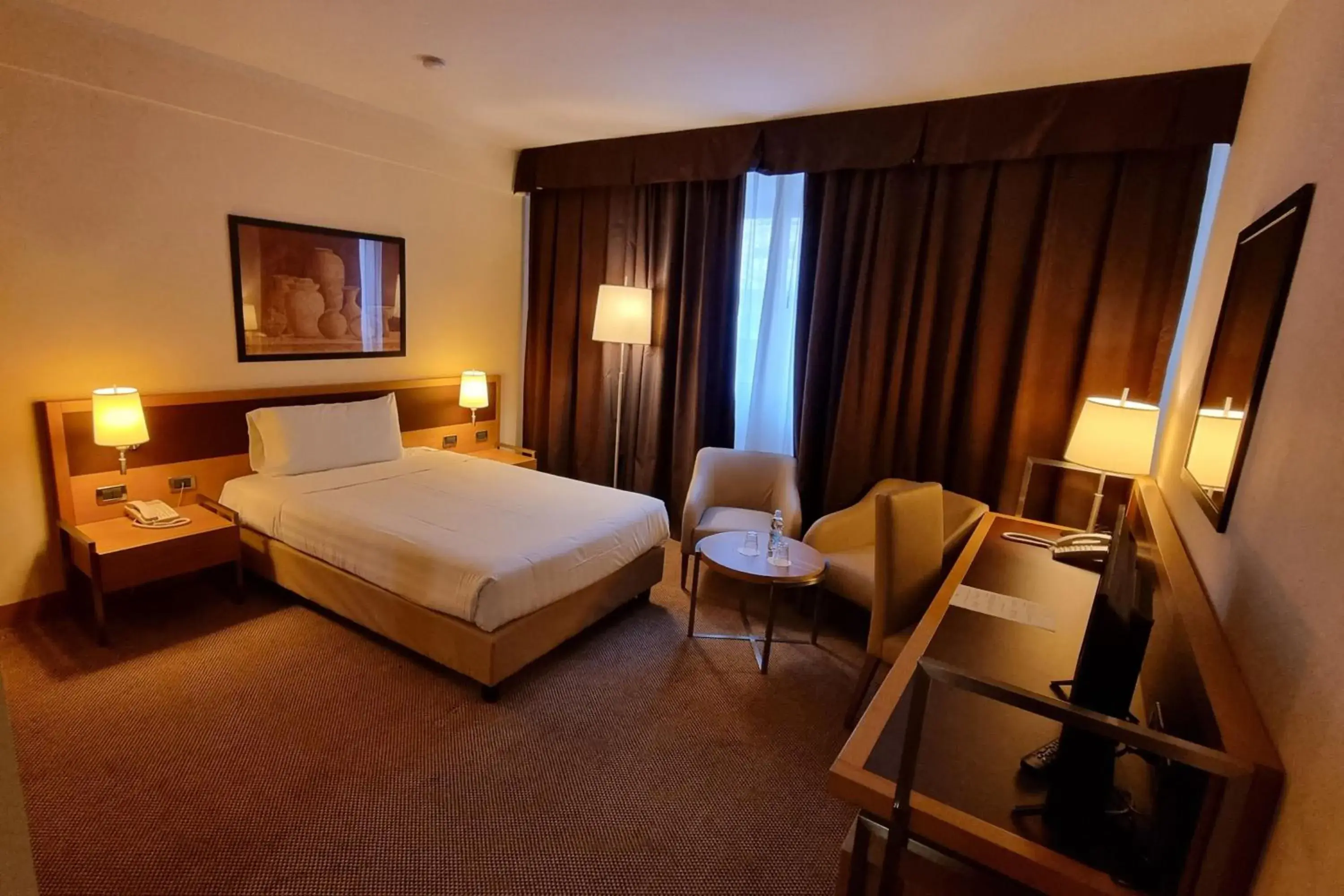 Double Room with French Bed in Plaza Caserta Double Room with French Bed in Plaza Caserta