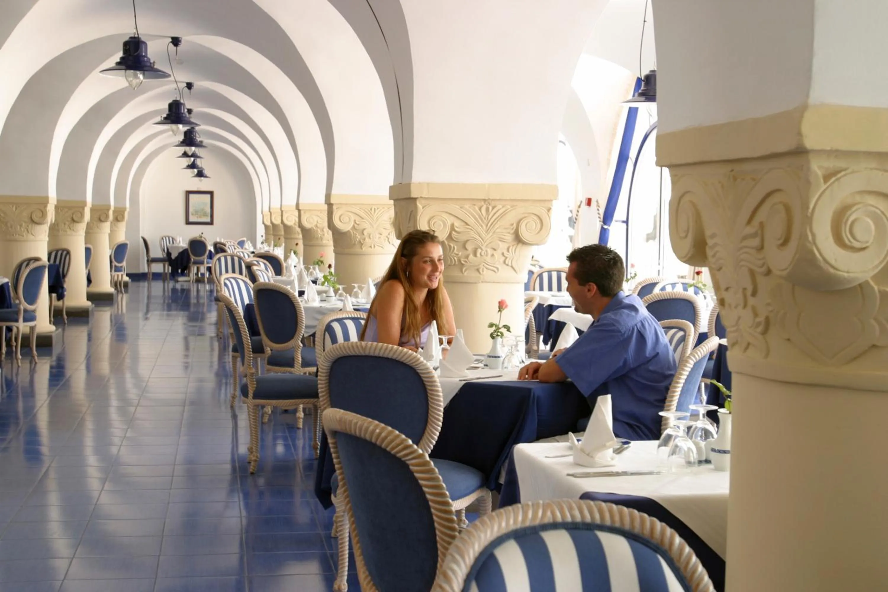 Restaurant/places to eat in Regency Hotel & Spa