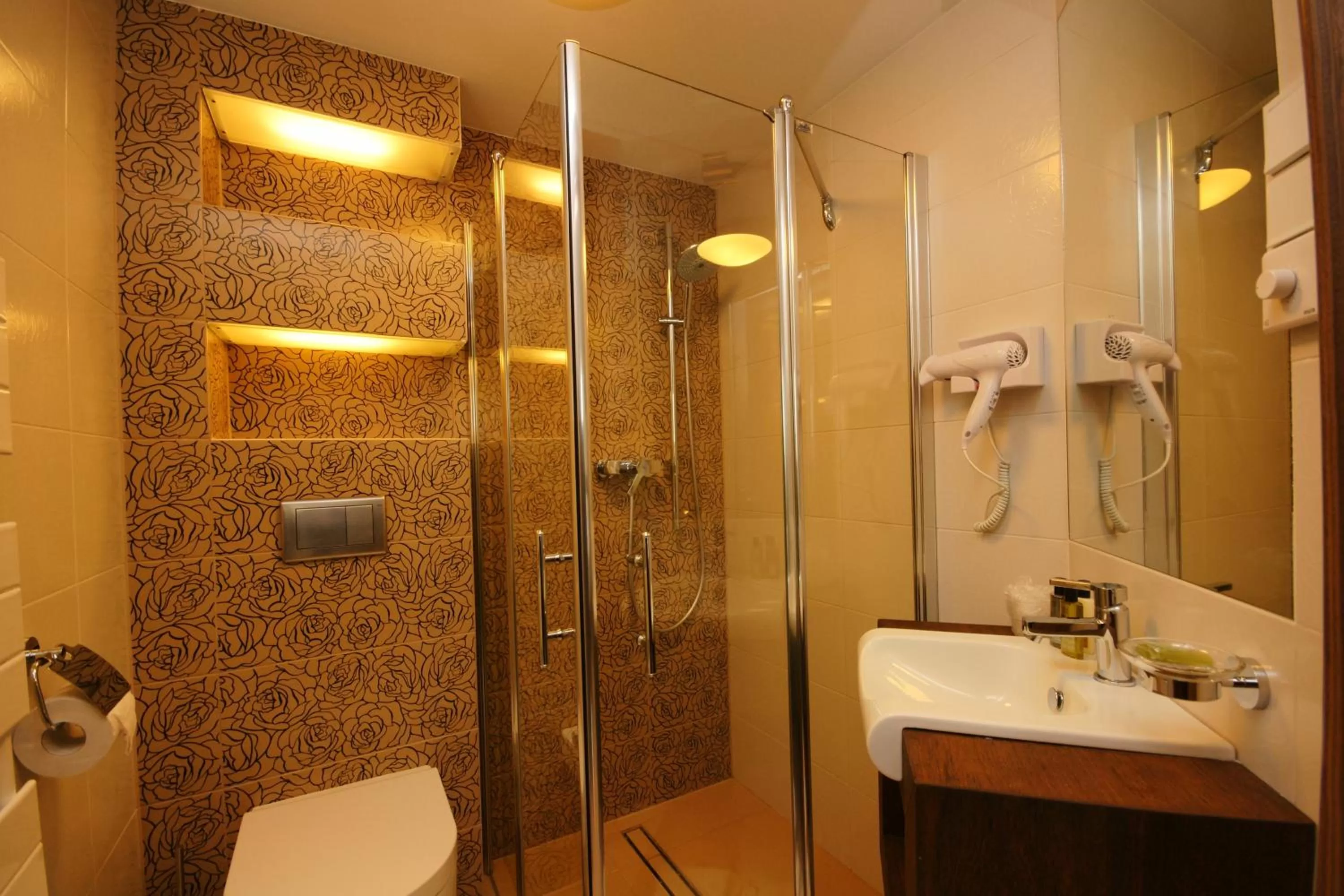 Shower in Chochołowy Dwór