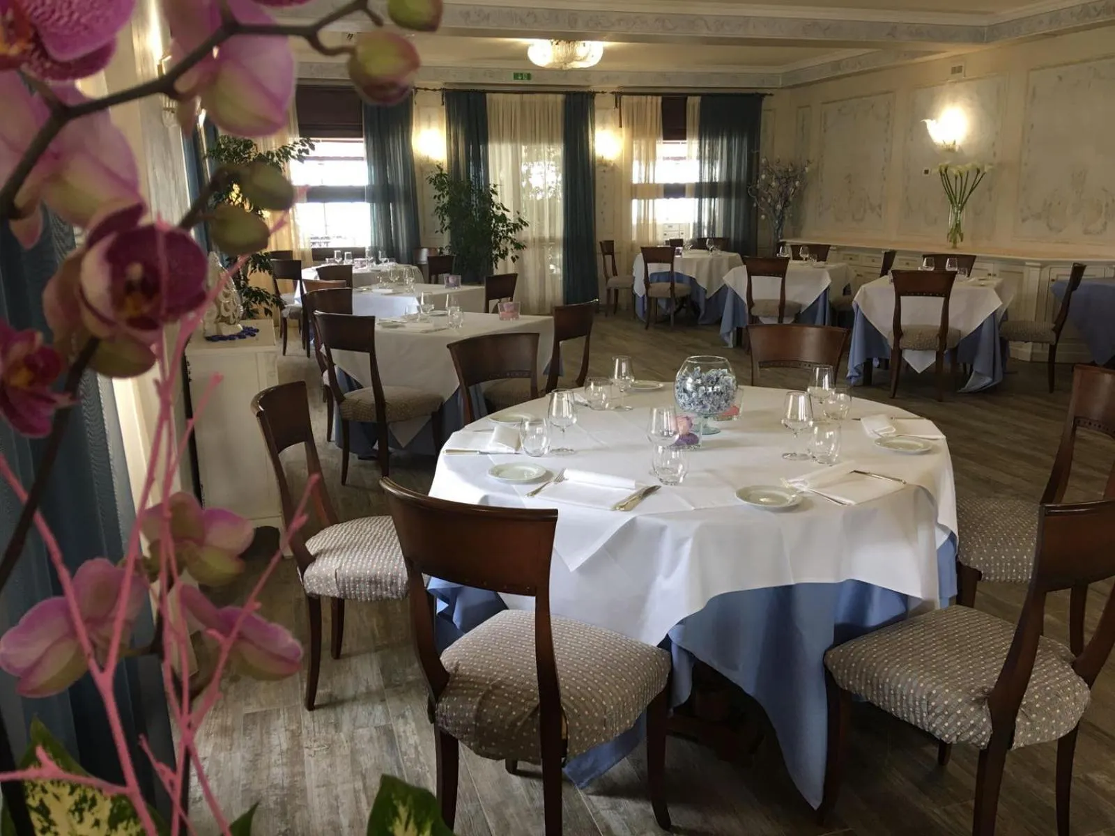 Restaurant/places to eat in Hotel Lugana Parco Al Lago