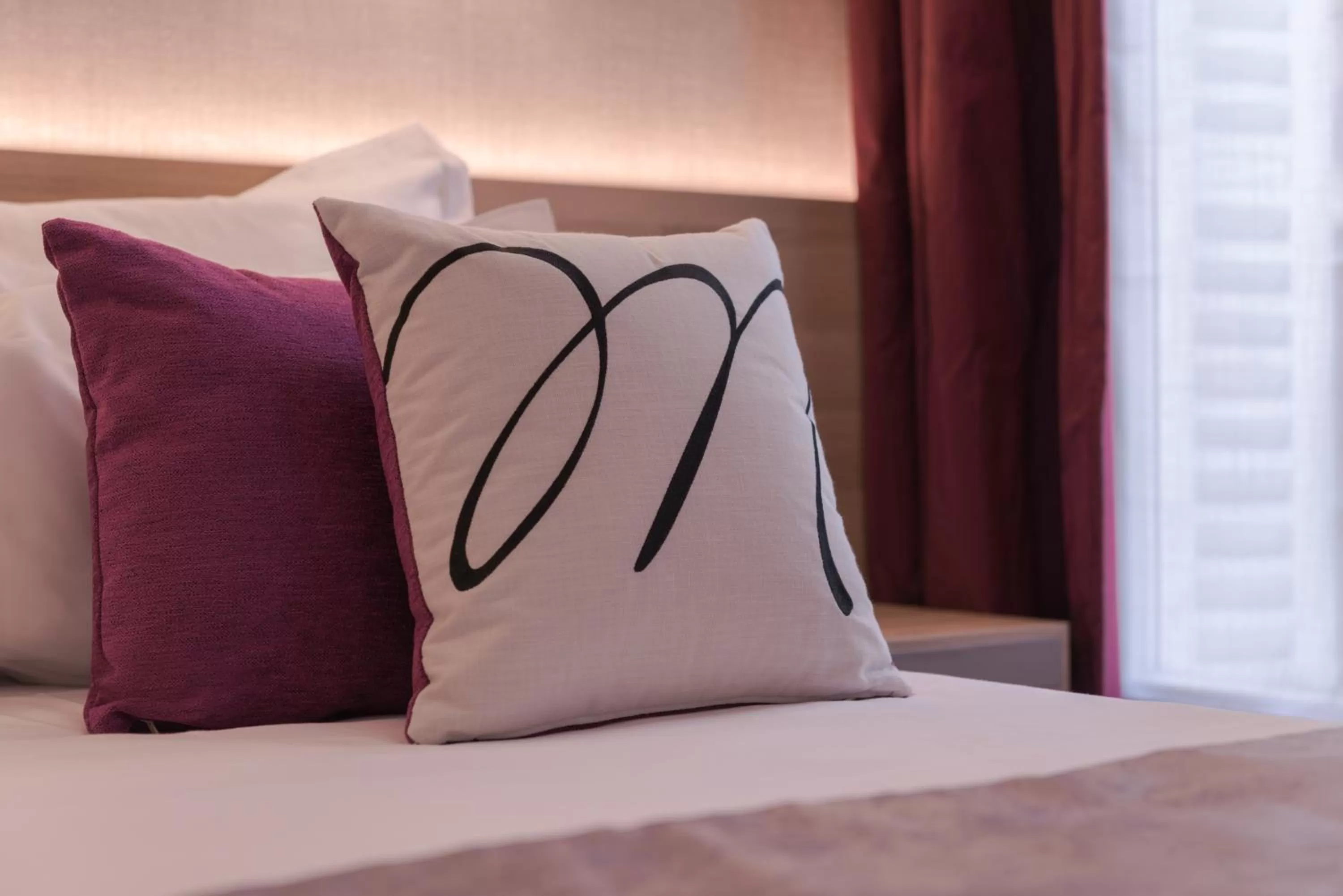 Decorative detail, Bed in Magda Champs Elysées