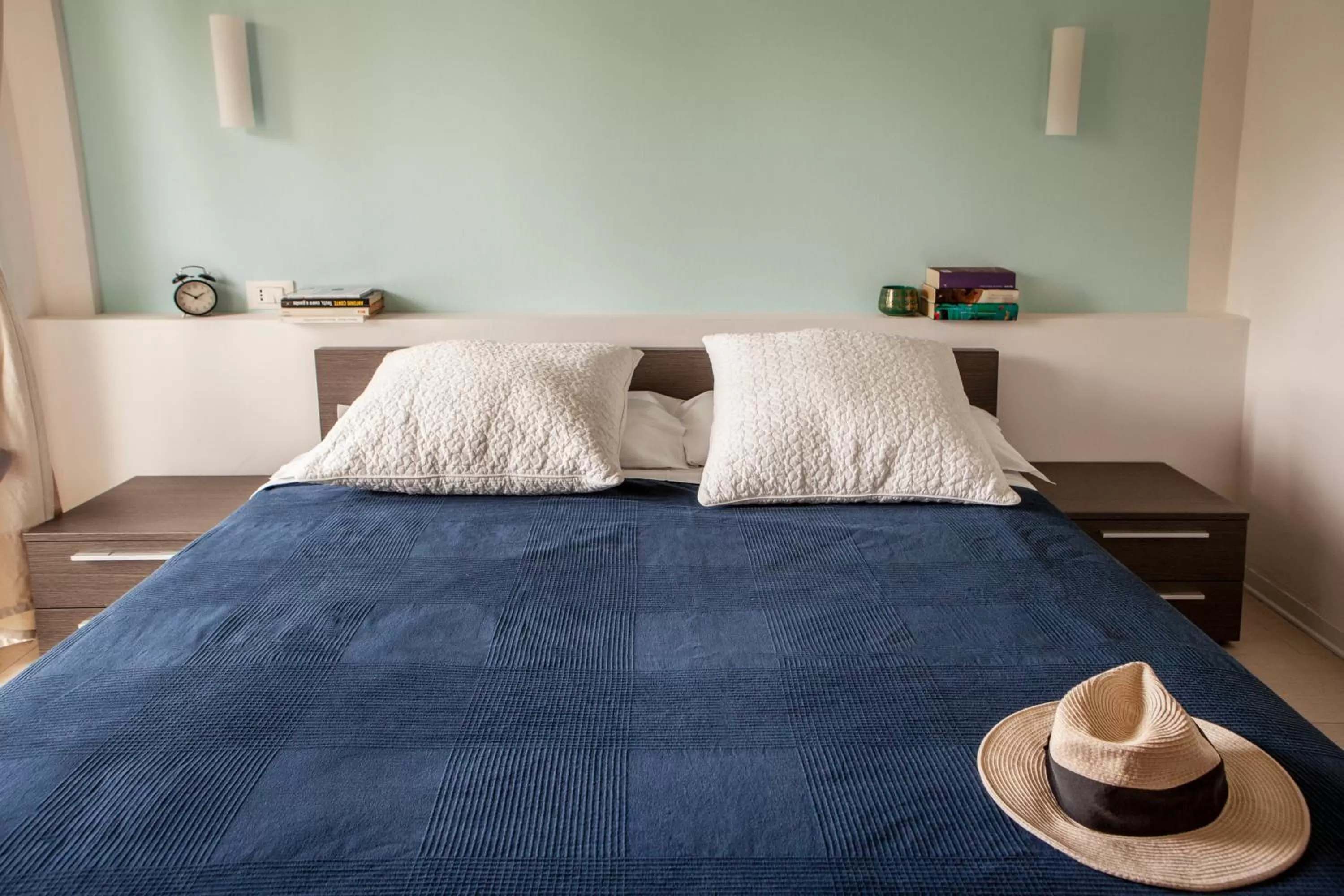 Bedroom, Bed in Residence Sunrise