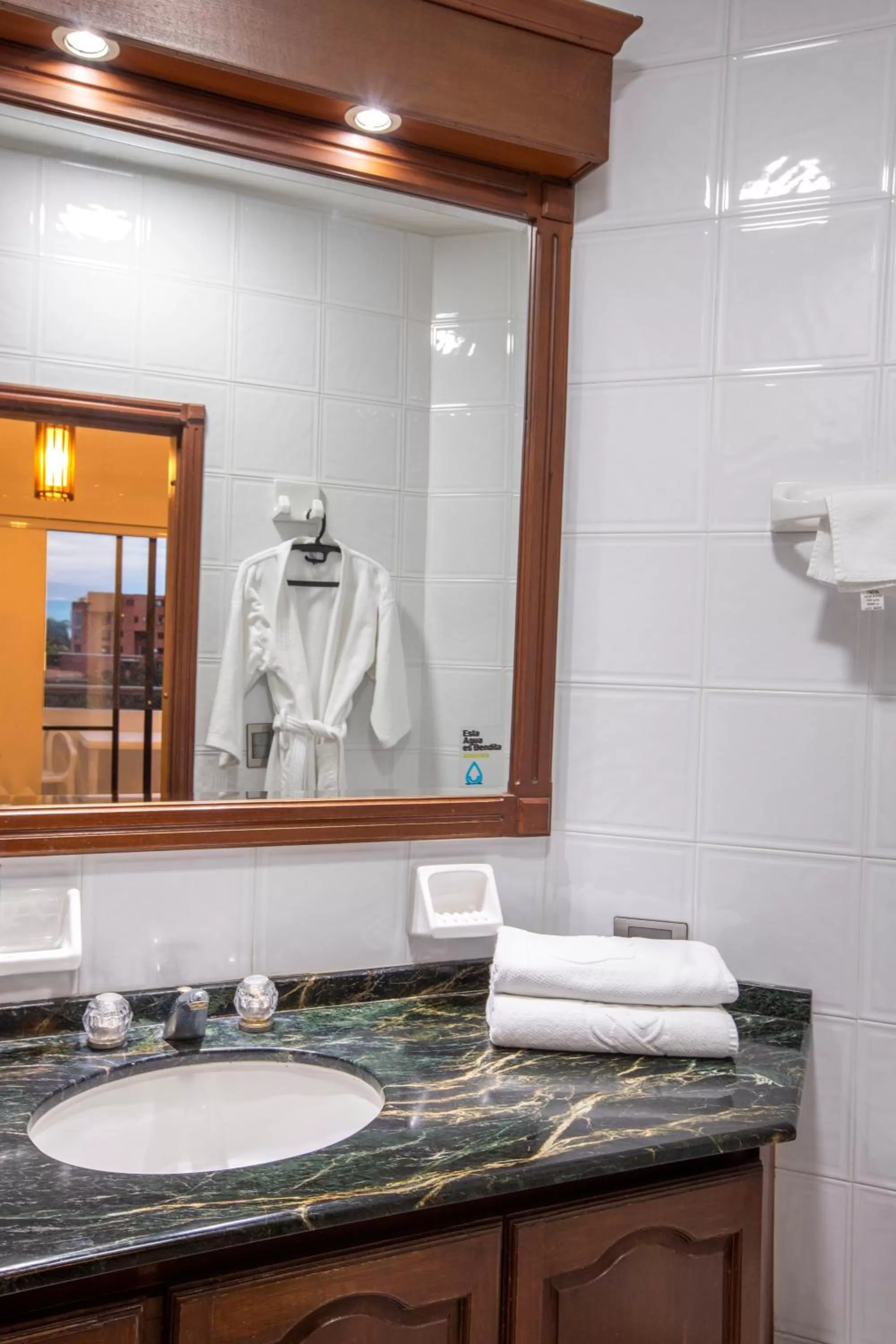 Bathroom in Castellón de Juanambú