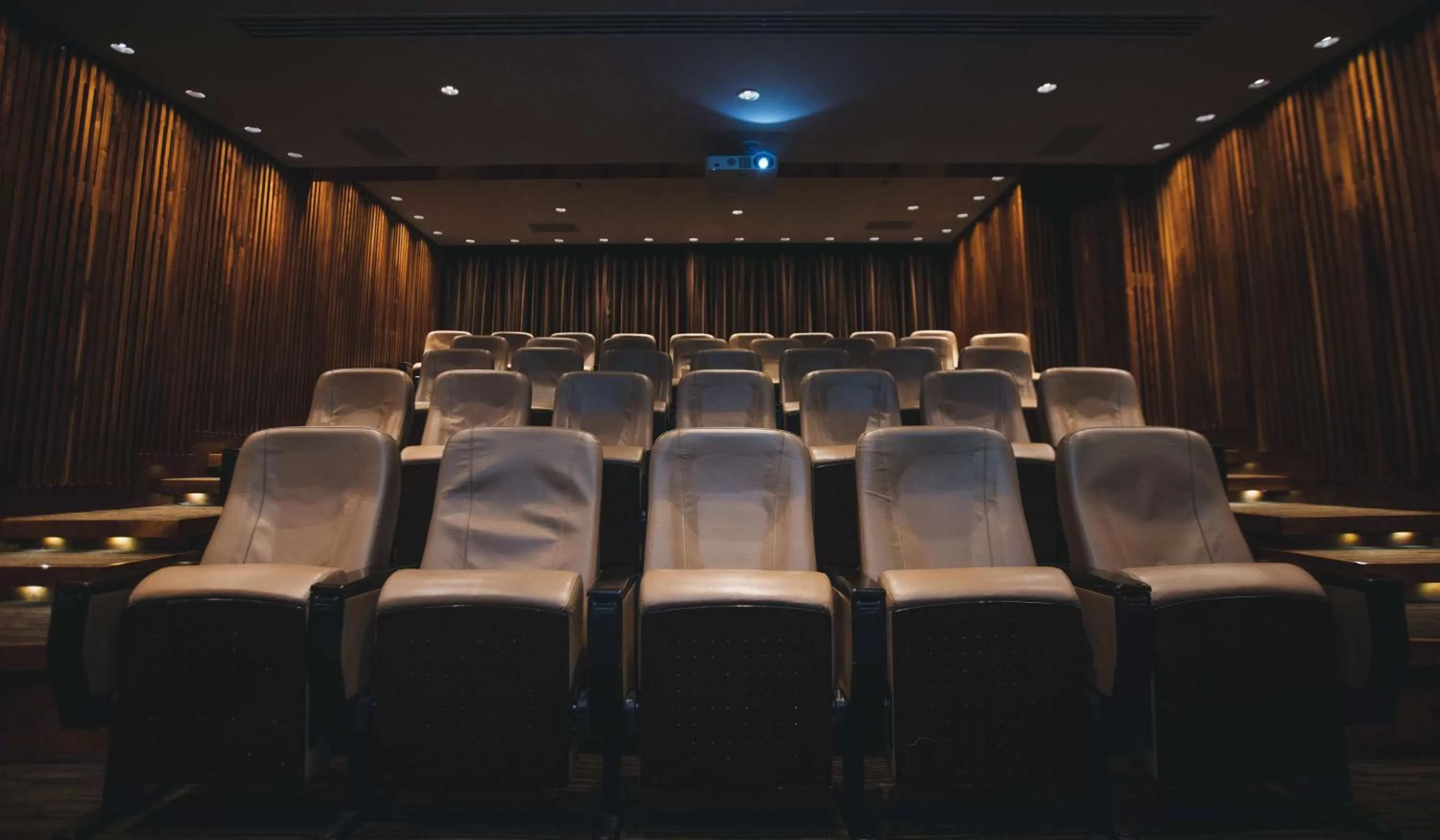 TV and multimedia in Shangri-La Vancouver