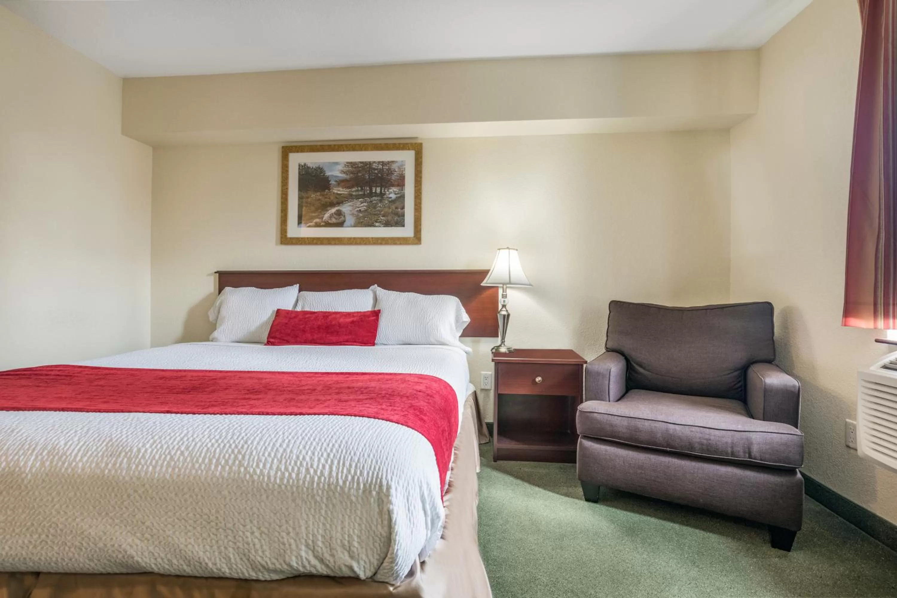 Bed in Knights Inn Orillia