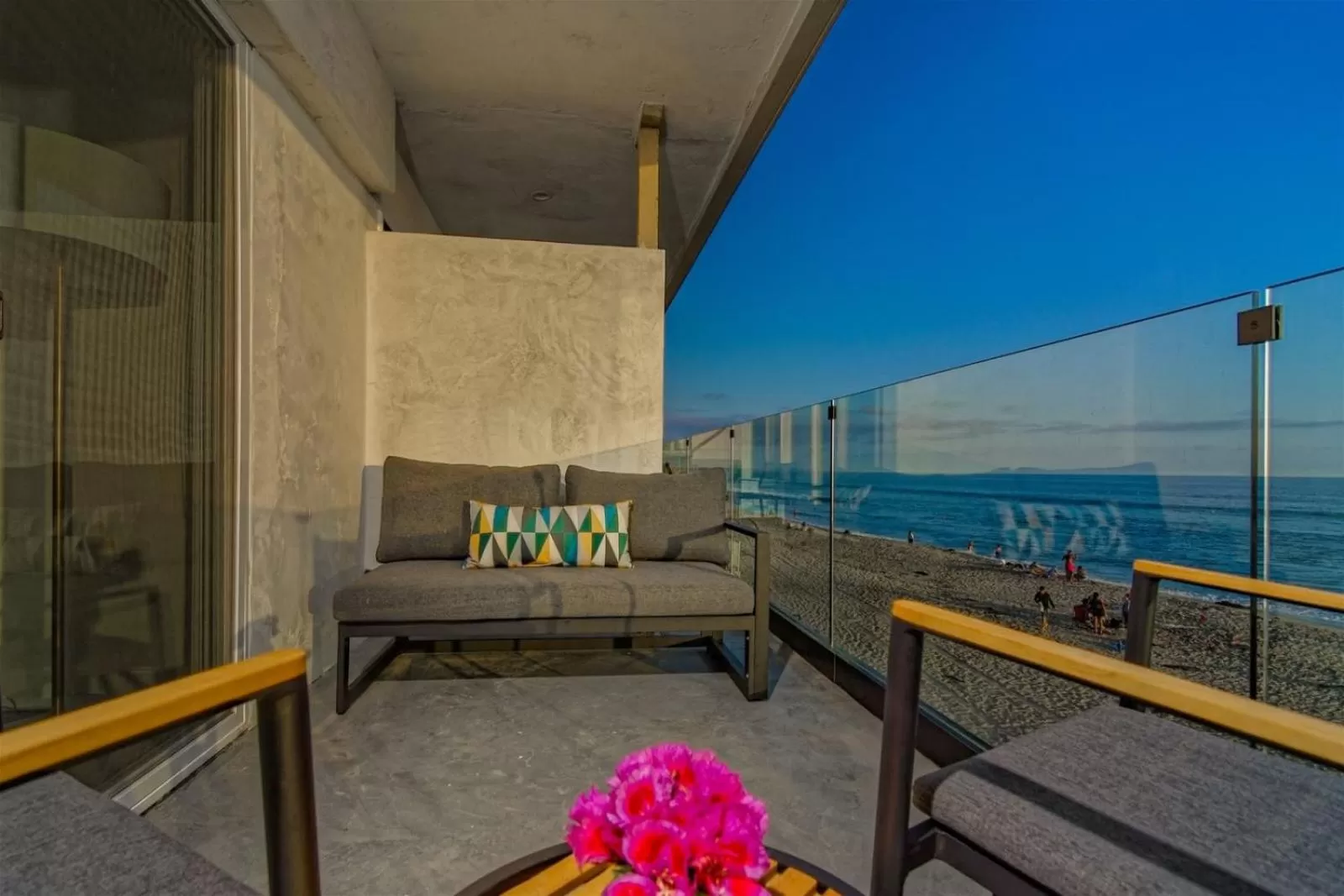 Property building in Ocean Villas Beach Front