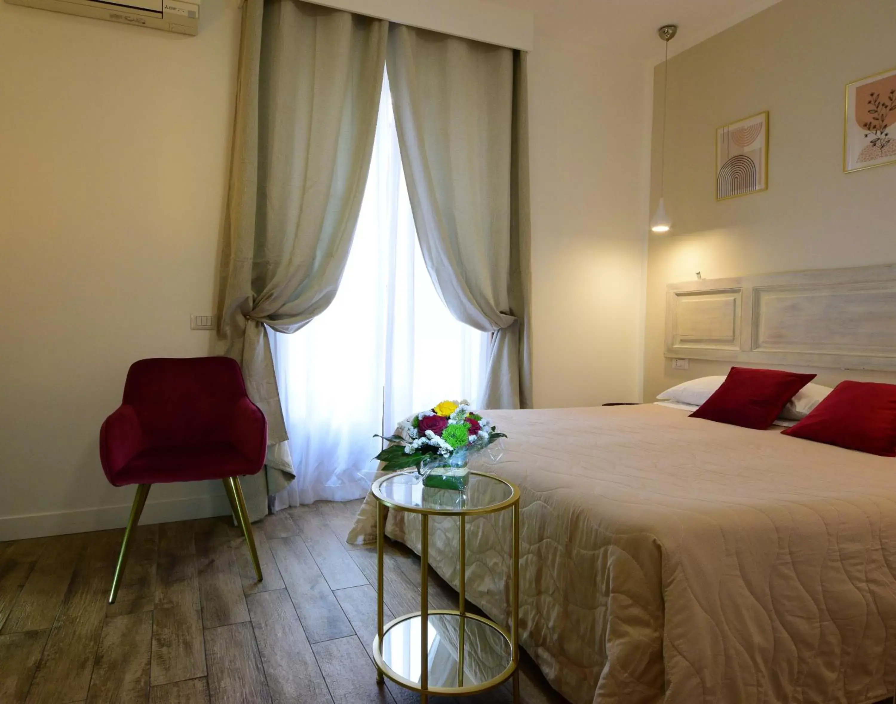 Double Room in Spagna Ave Double Room in Spagna Ave