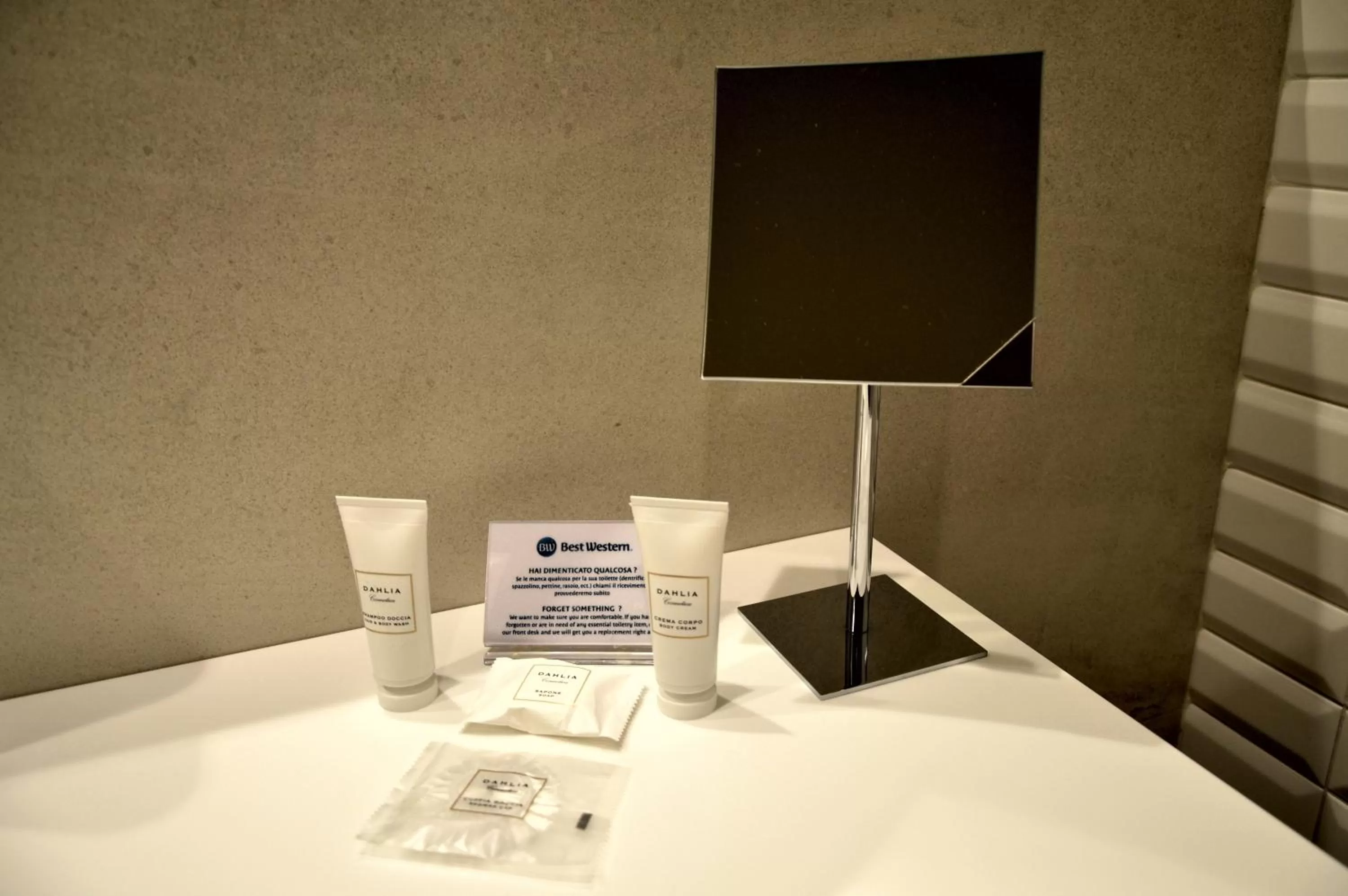 Logo/Certificate/Sign, Bed in Best Western Plus Soave Hotel