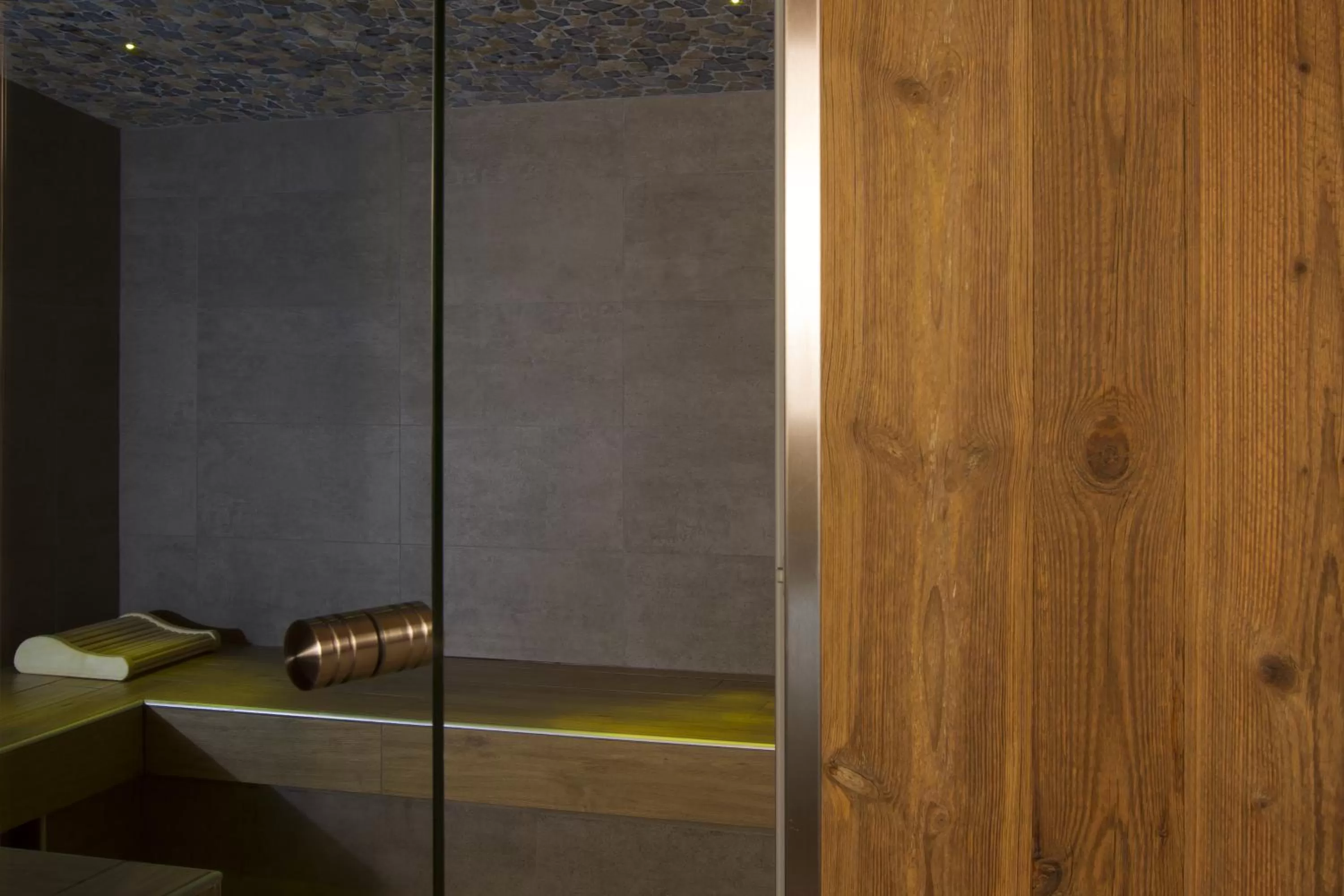 Steam room in Hôtel Le Sporting