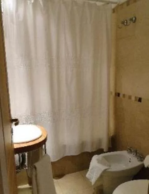 Bathroom, Bed in Hosteria Roblesur