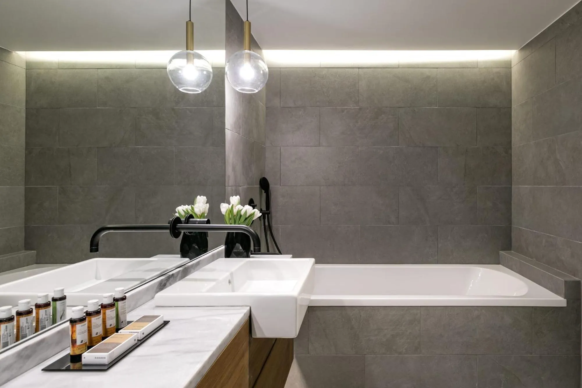 Bathroom in Blend Hotel