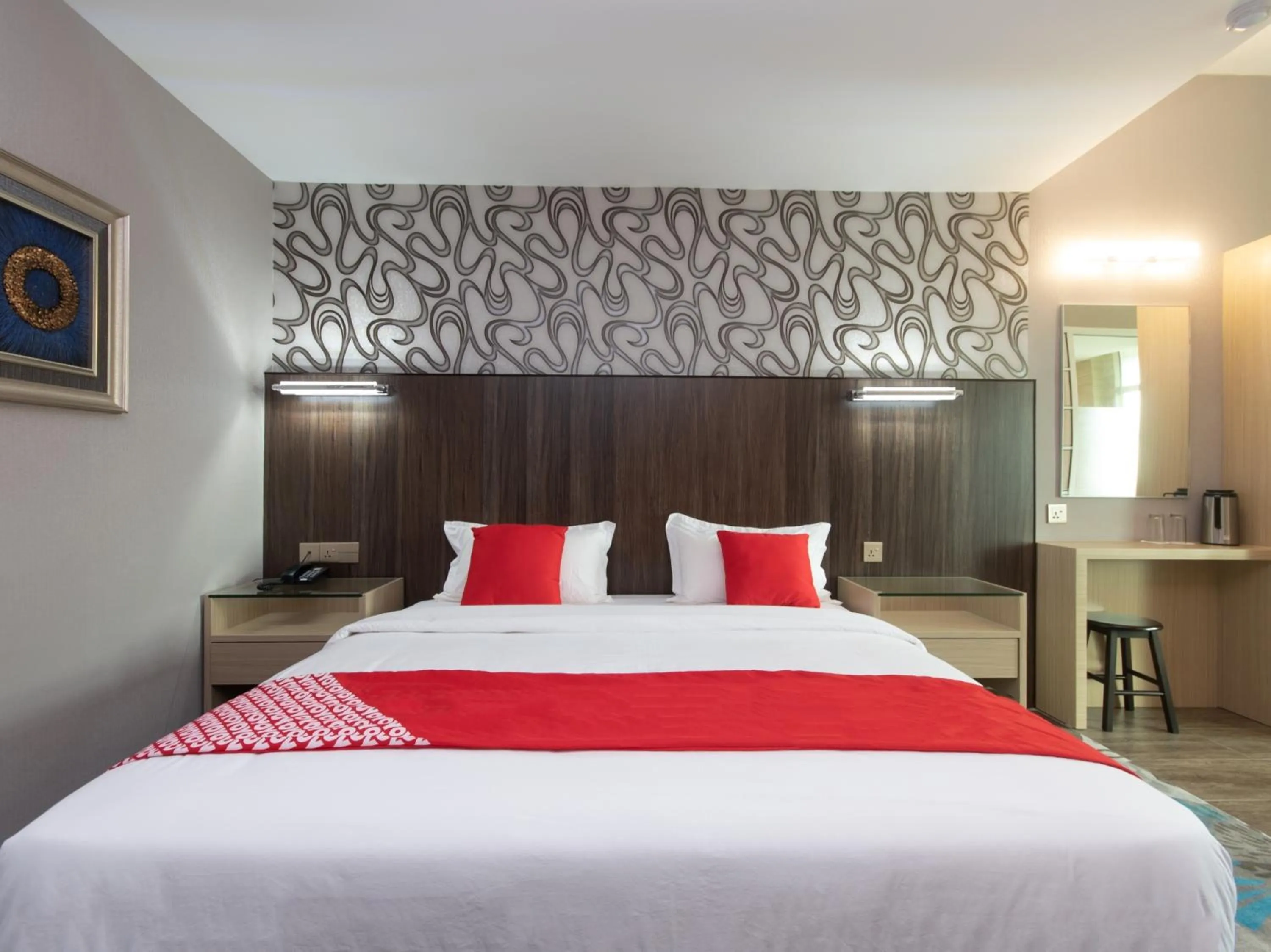 Bedroom, Bed in OYO 89375 Regent Hotel