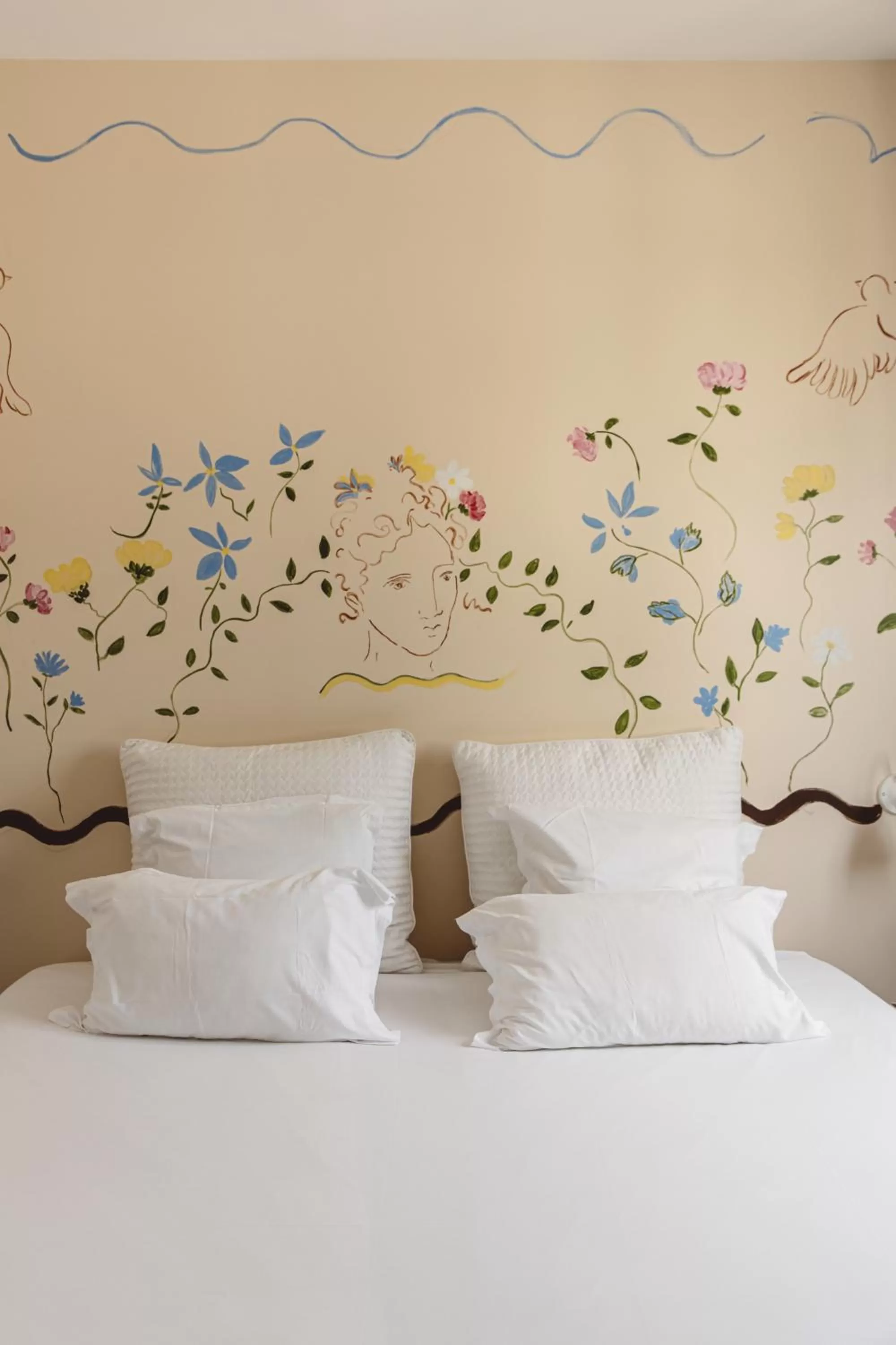 Bedroom, Bed in Hôtel Arvor Saint Georges