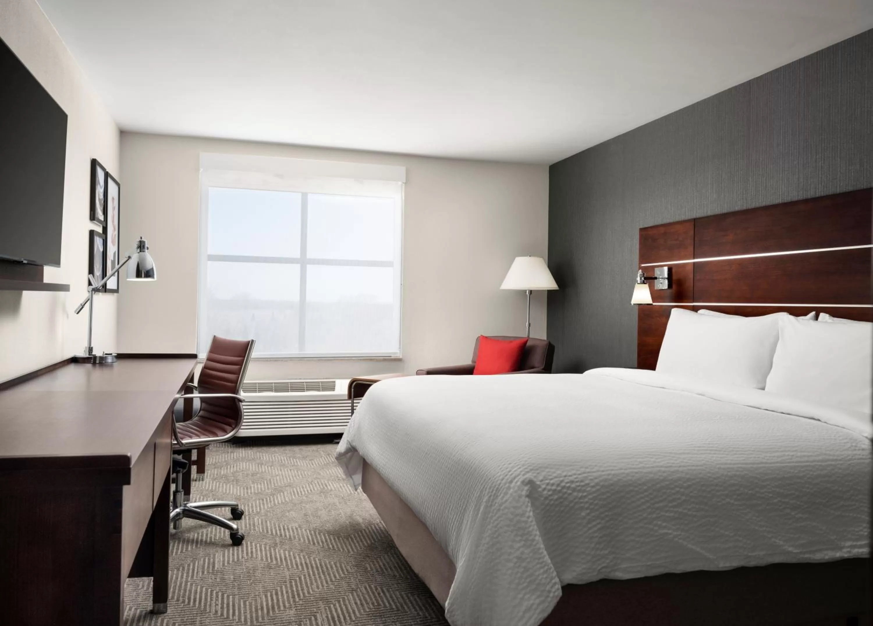 Bed in Holiday Inn - Cincinnati - Liberty Way by IHG