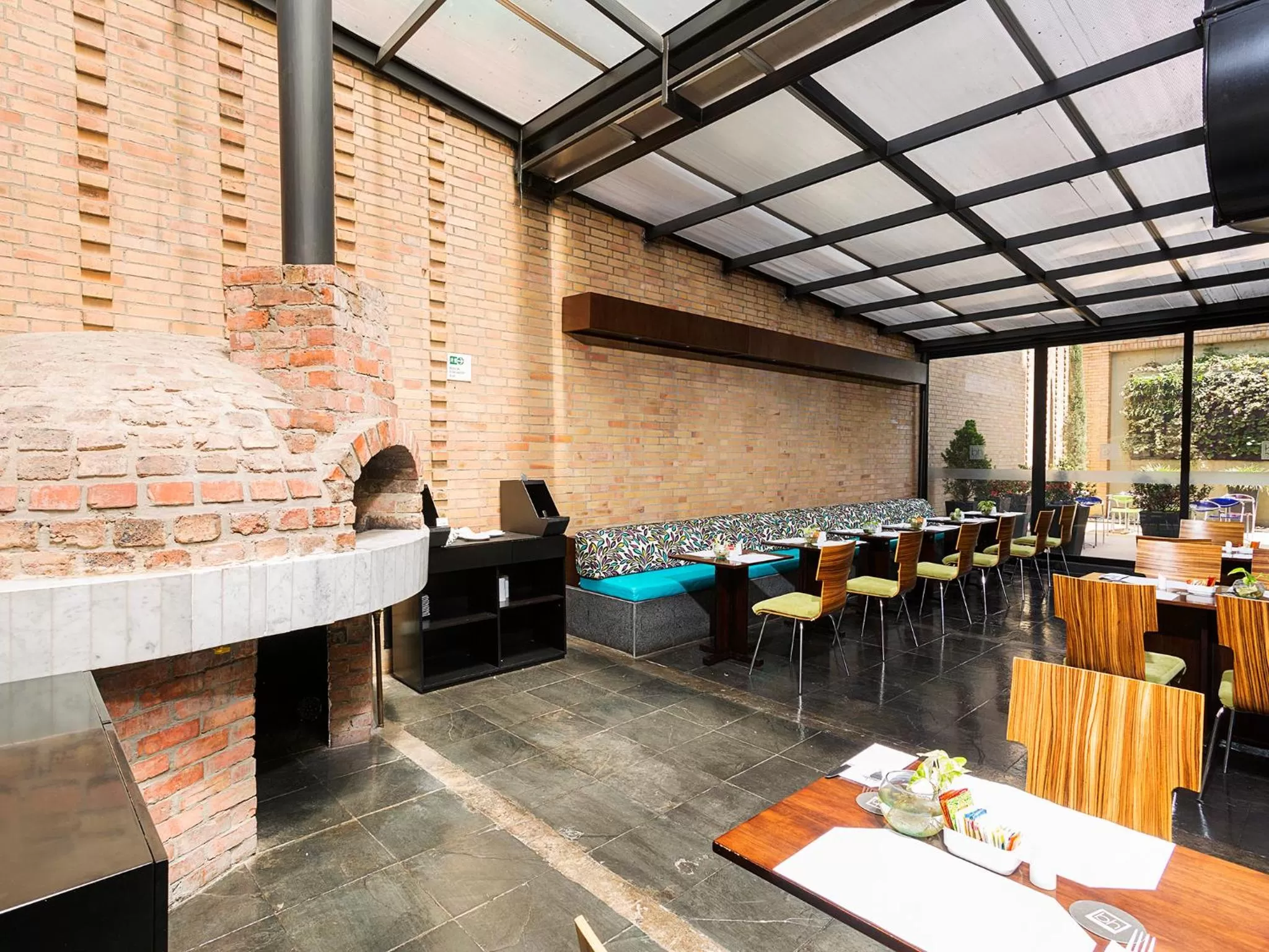 Food and drinks in Hotel bh Parque 93