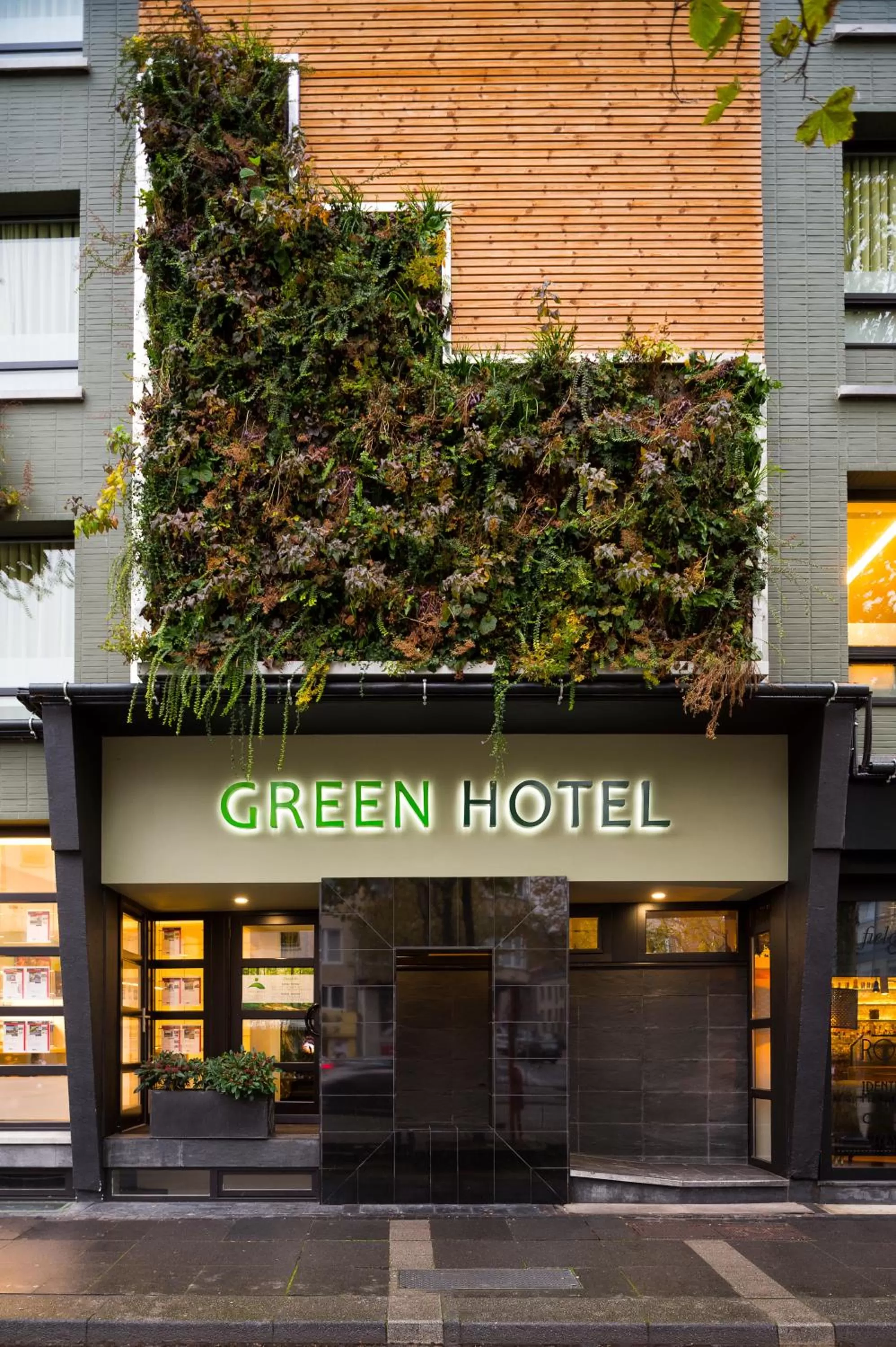 Facade/entrance in Green Hotel