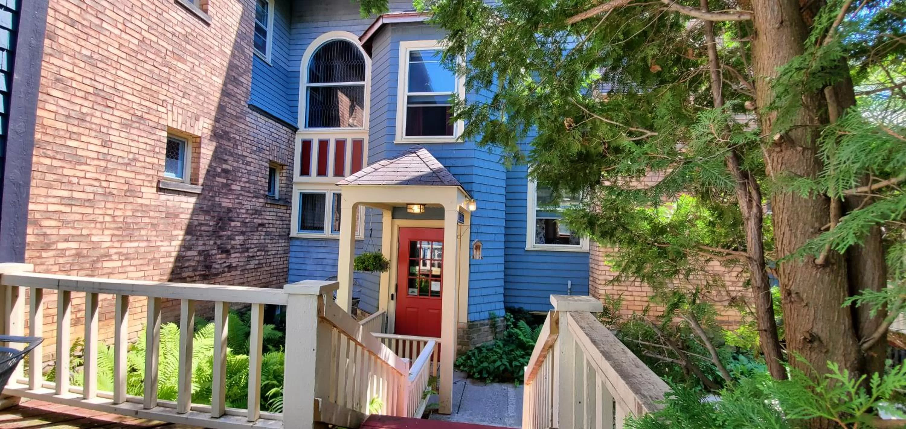 Facade/entrance in Saravilla Bed & Breakfast