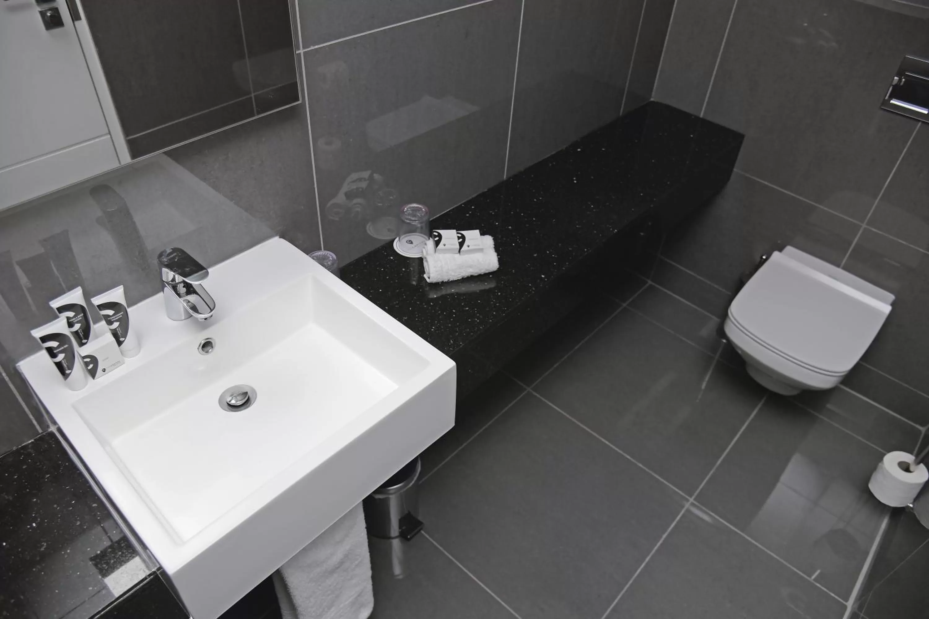 Bathroom in The Capital Menlyn Maine