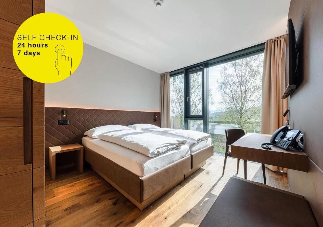 Photo of the whole room, Bed in Hotel kommod