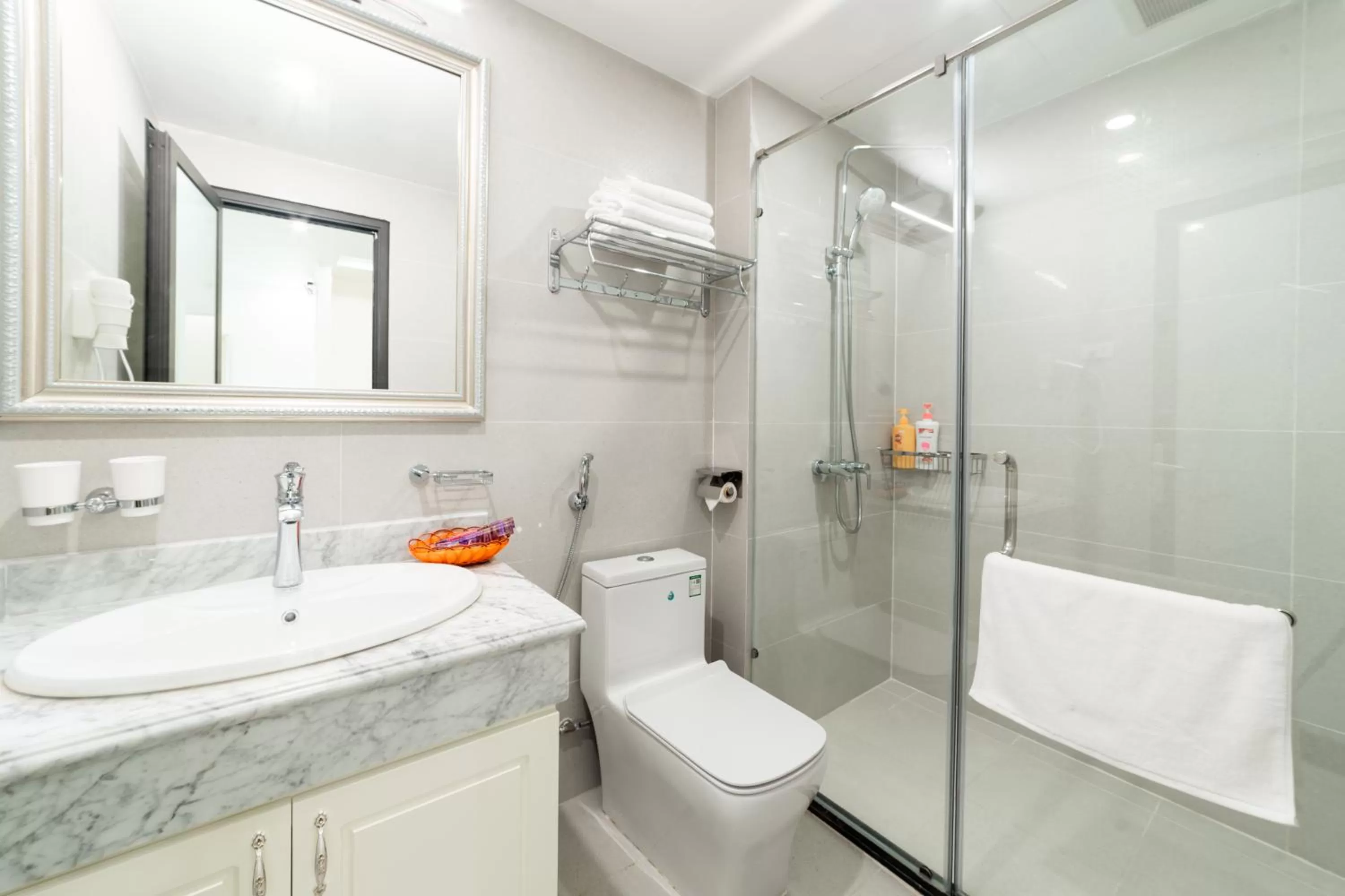 Shower in Rosee Apartment Hotel