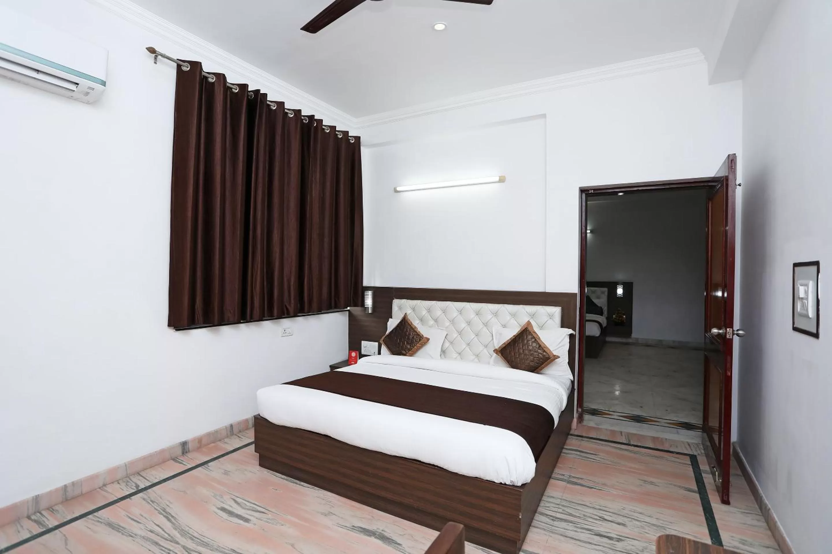 Bedroom, Bed in Hotel Marc Royal