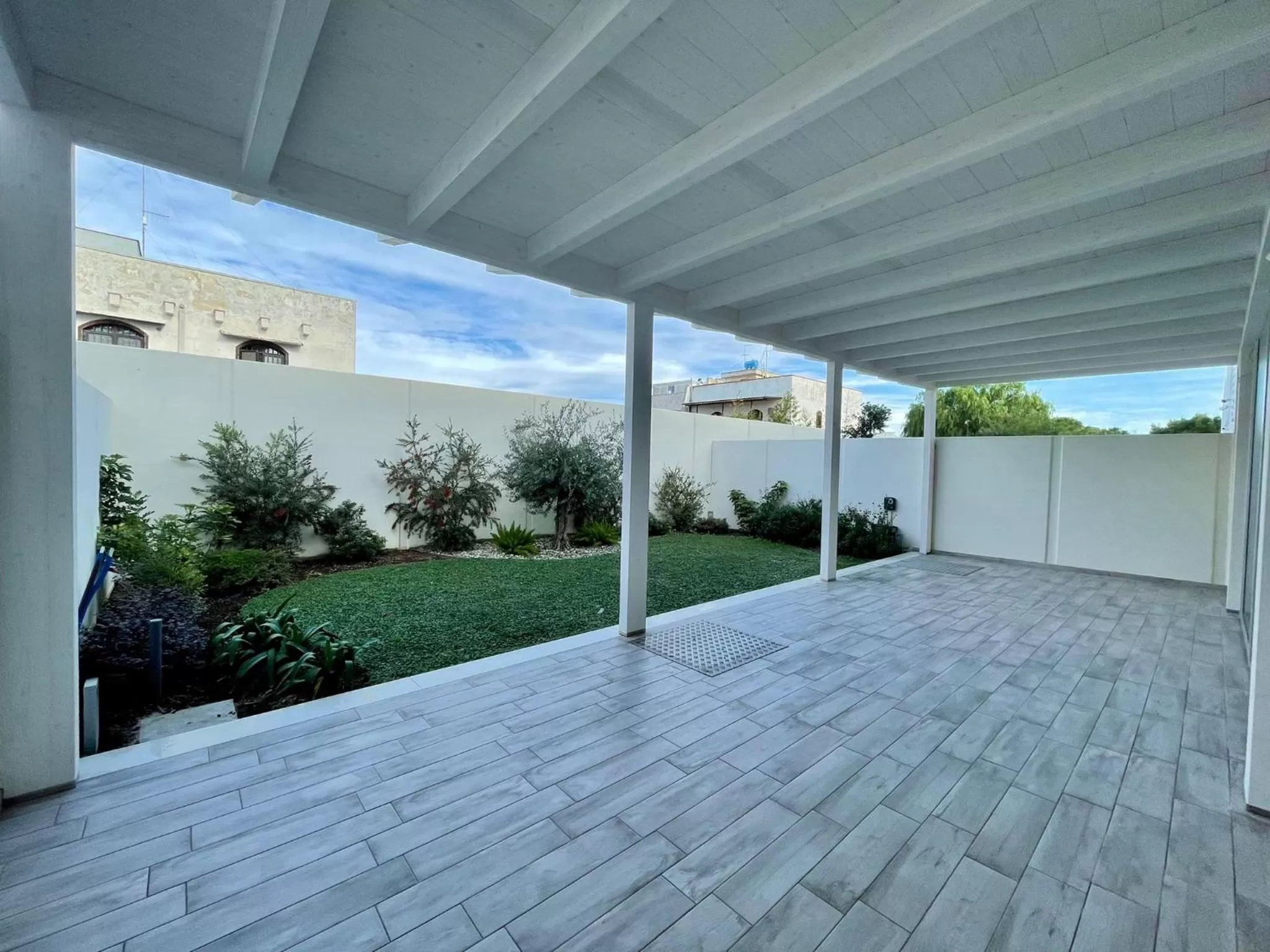 Patio in Bari Airport B&B