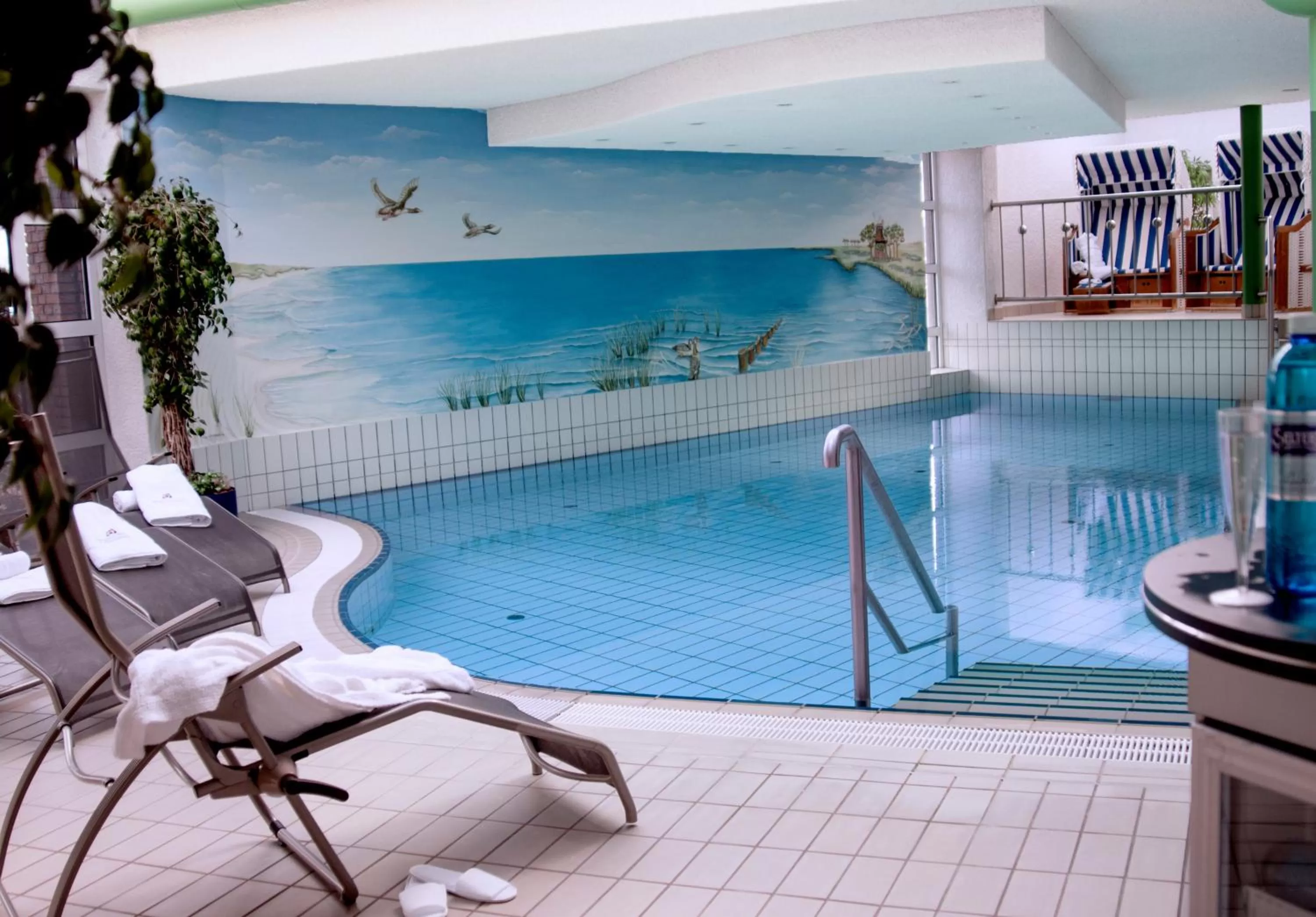 Swimming pool in Hotel Regina Maris