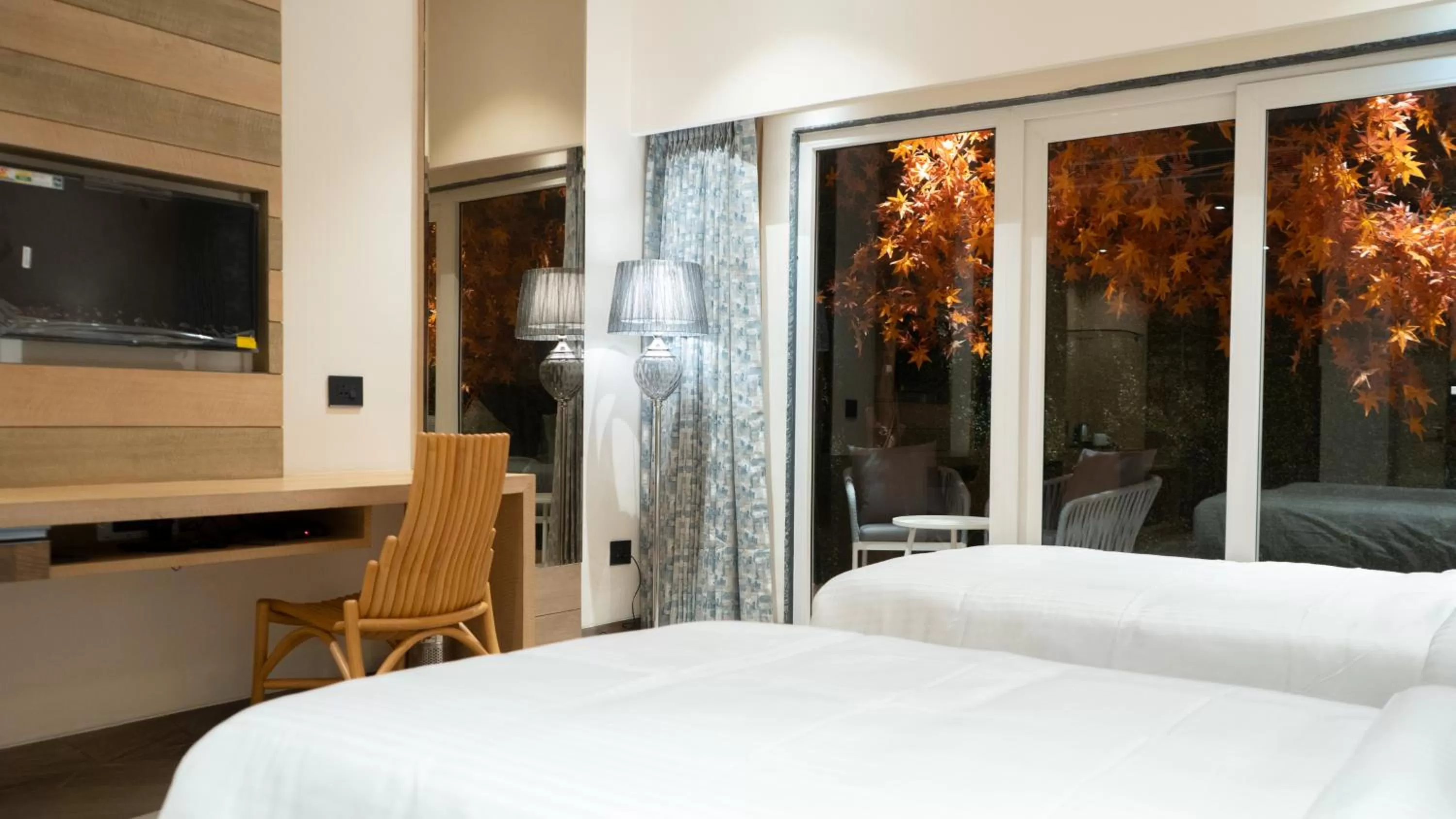 Bed in Clarks Inn Suites Kangra