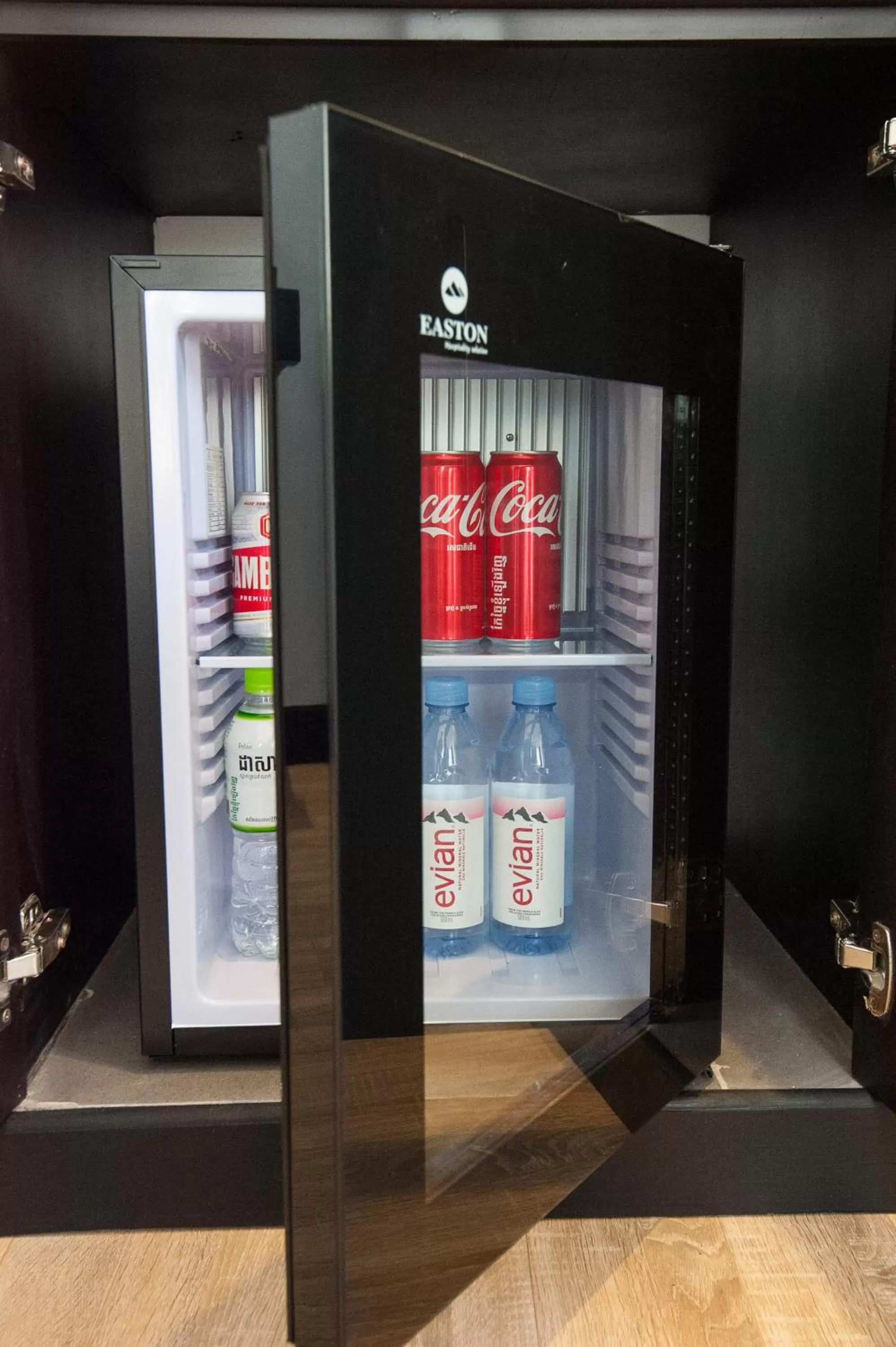 oven in GLOW PARK HOTEL Grand Royal Palace