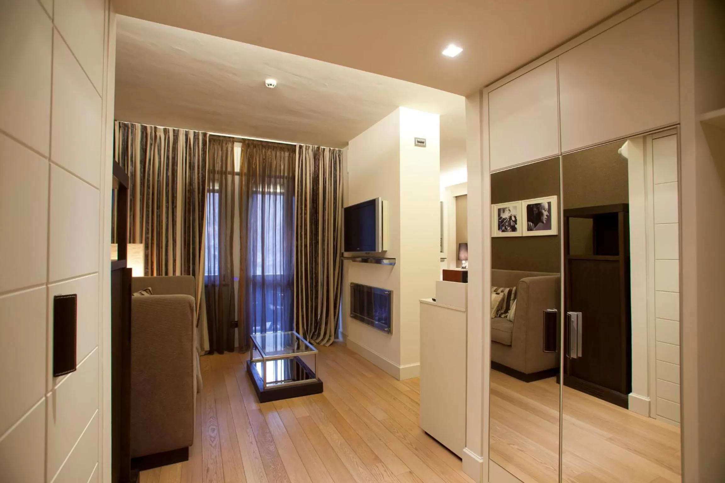 Photo of the whole room in Euroterme