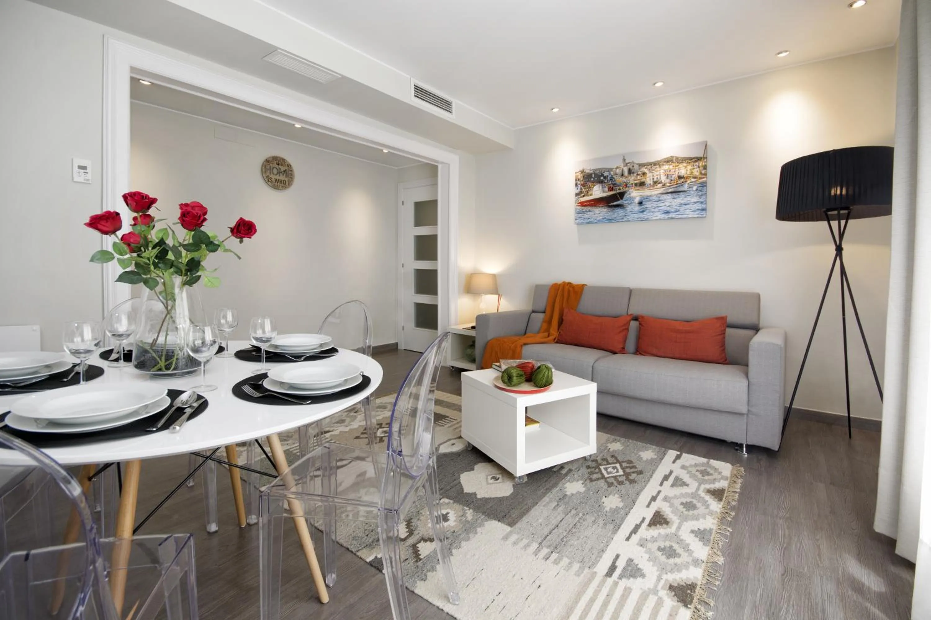 TV and multimedia in Eixample Building Apartments by Mercedes Heritage