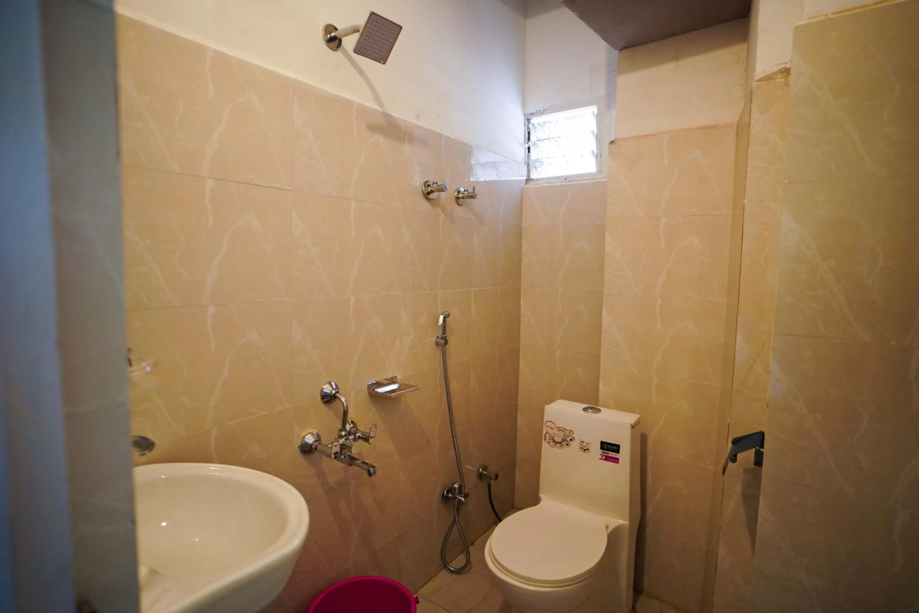 Shower in Hotel Hill Queen near Sherpa Gumba Darjeeling Mall 5 Min Couple Friendly