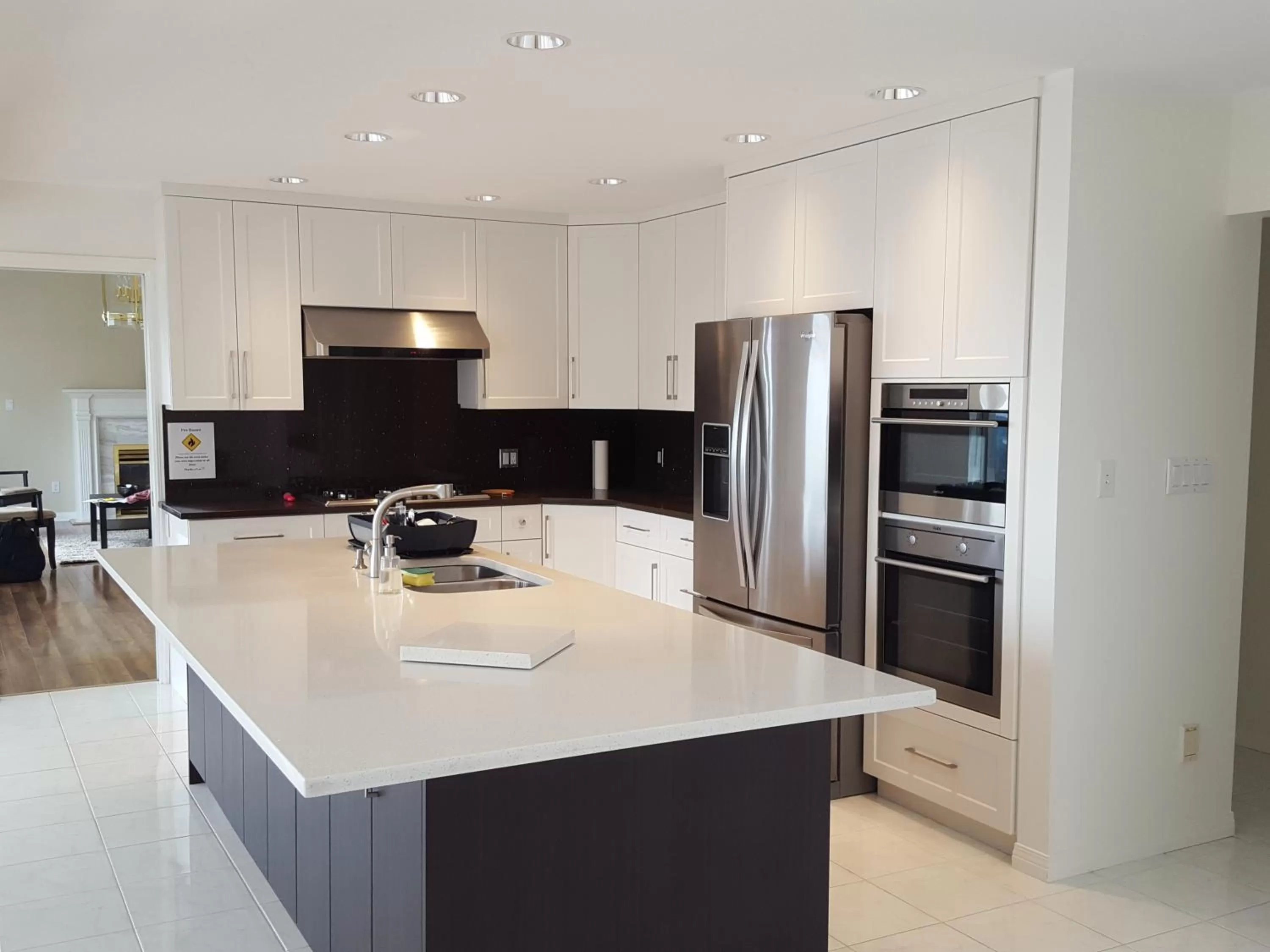 Communal kitchen in Emperial Suites