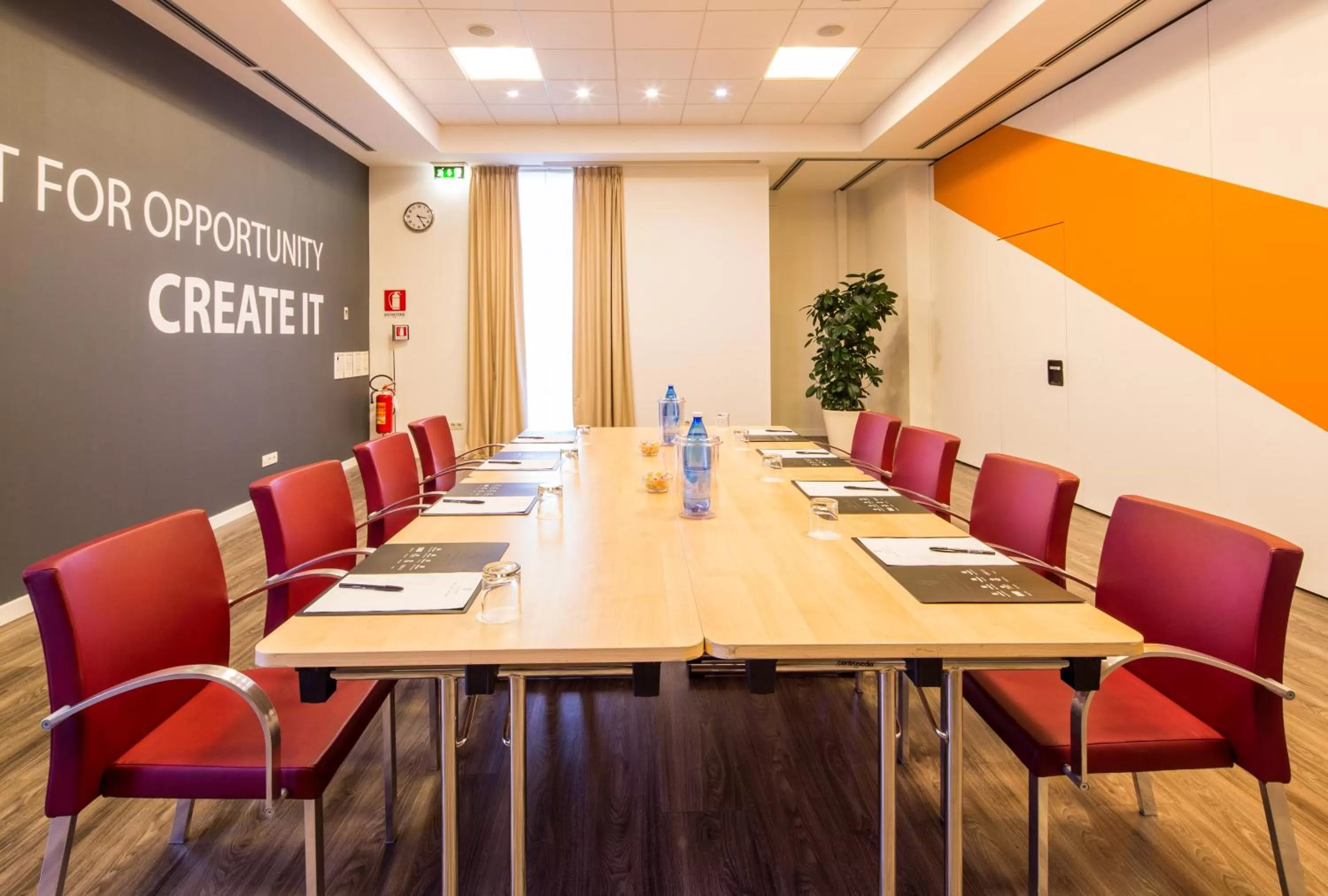 Meeting/conference room in Holiday Inn Bologna - Fiera by IHG