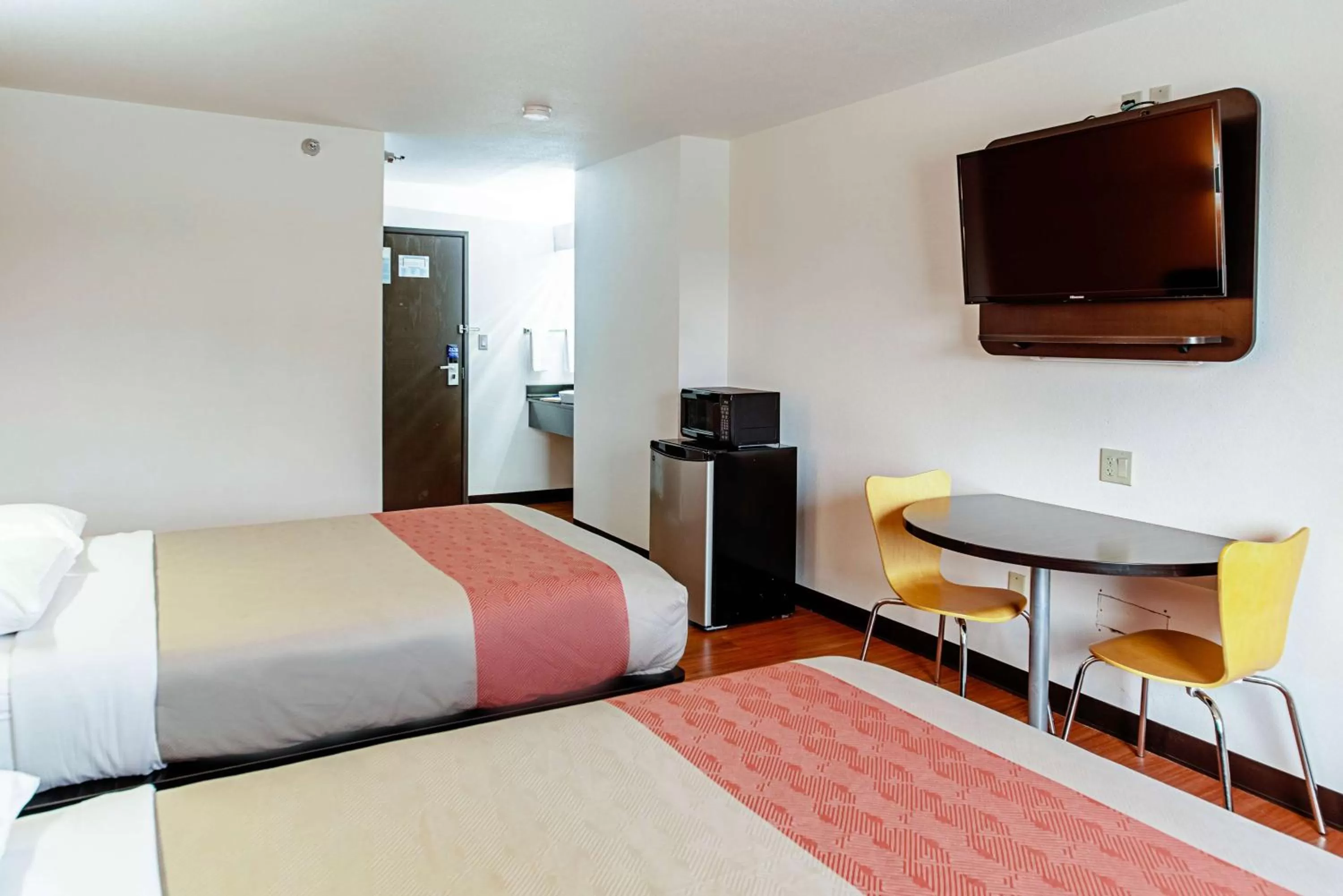 Photo of the whole room, Bed in Motel 6-Lebanon, IN