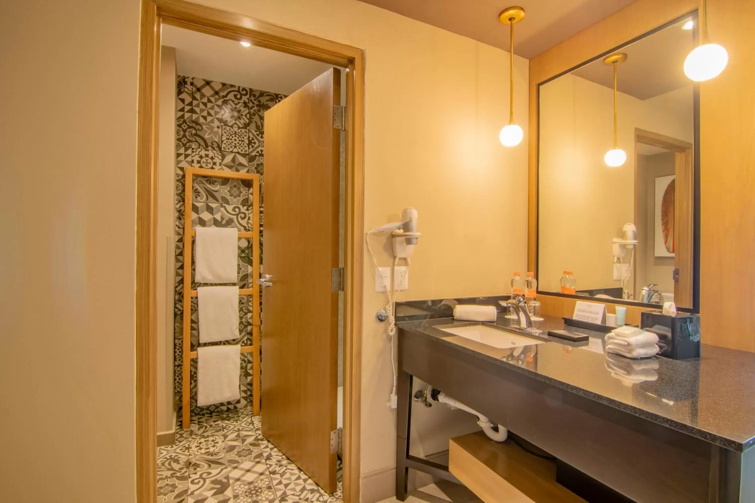 Deluxe Ocean 1 King in Torre Lucerna Hotel Ensenada Deluxe Ocean 1 King in Torre Lucerna Hotel Ensenada