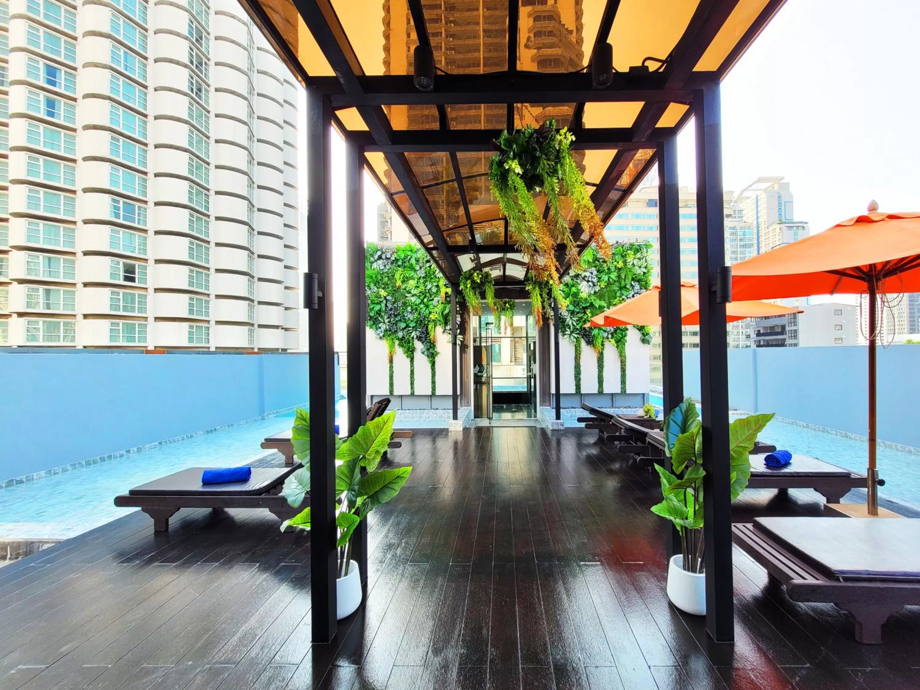 Swimming pool in Citrus Sukhumvit 13 Nana Bangkok by Compass Hospitality - Newly Renovated