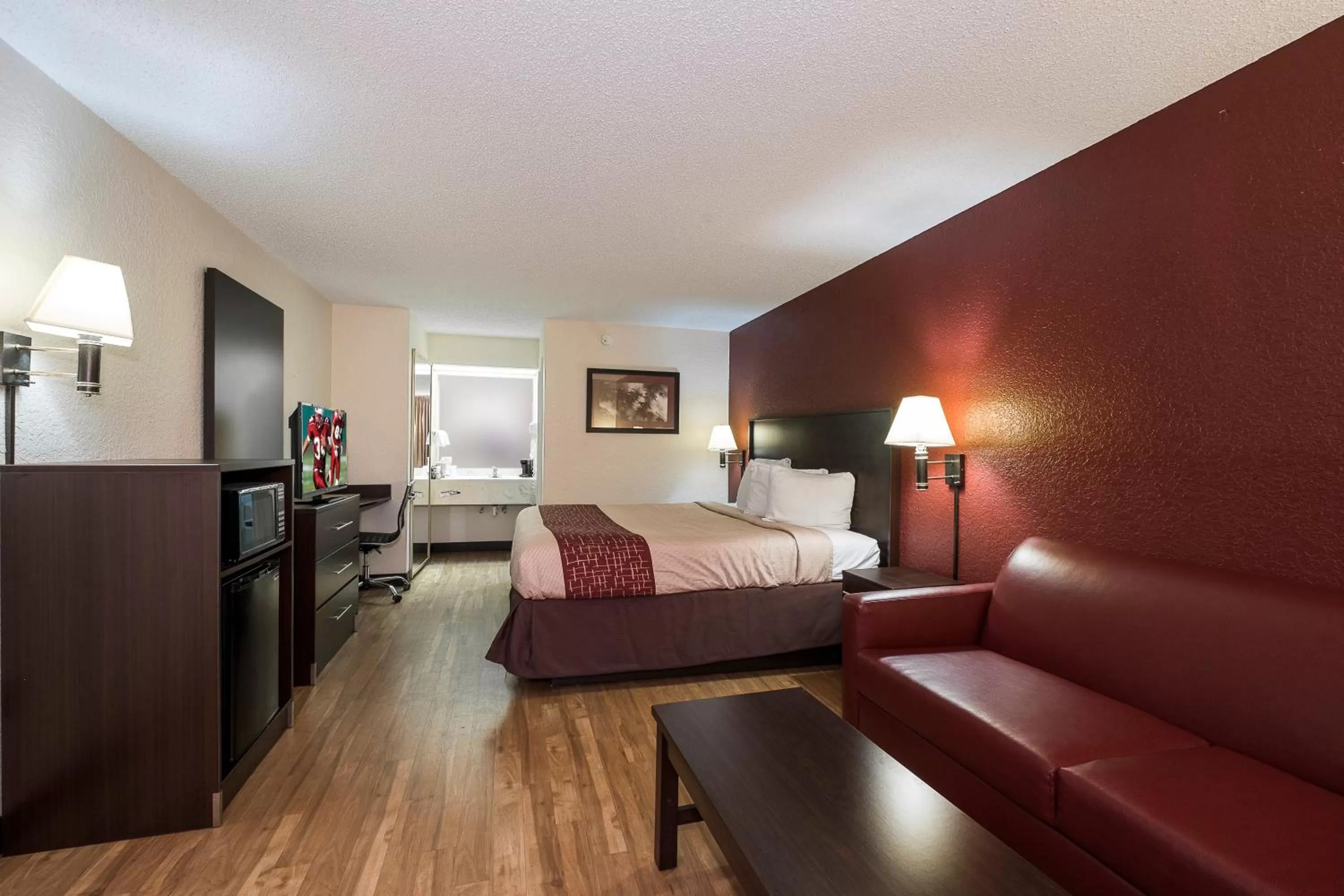 Superior King Room Smoking in Red Roof Inn Kingsland