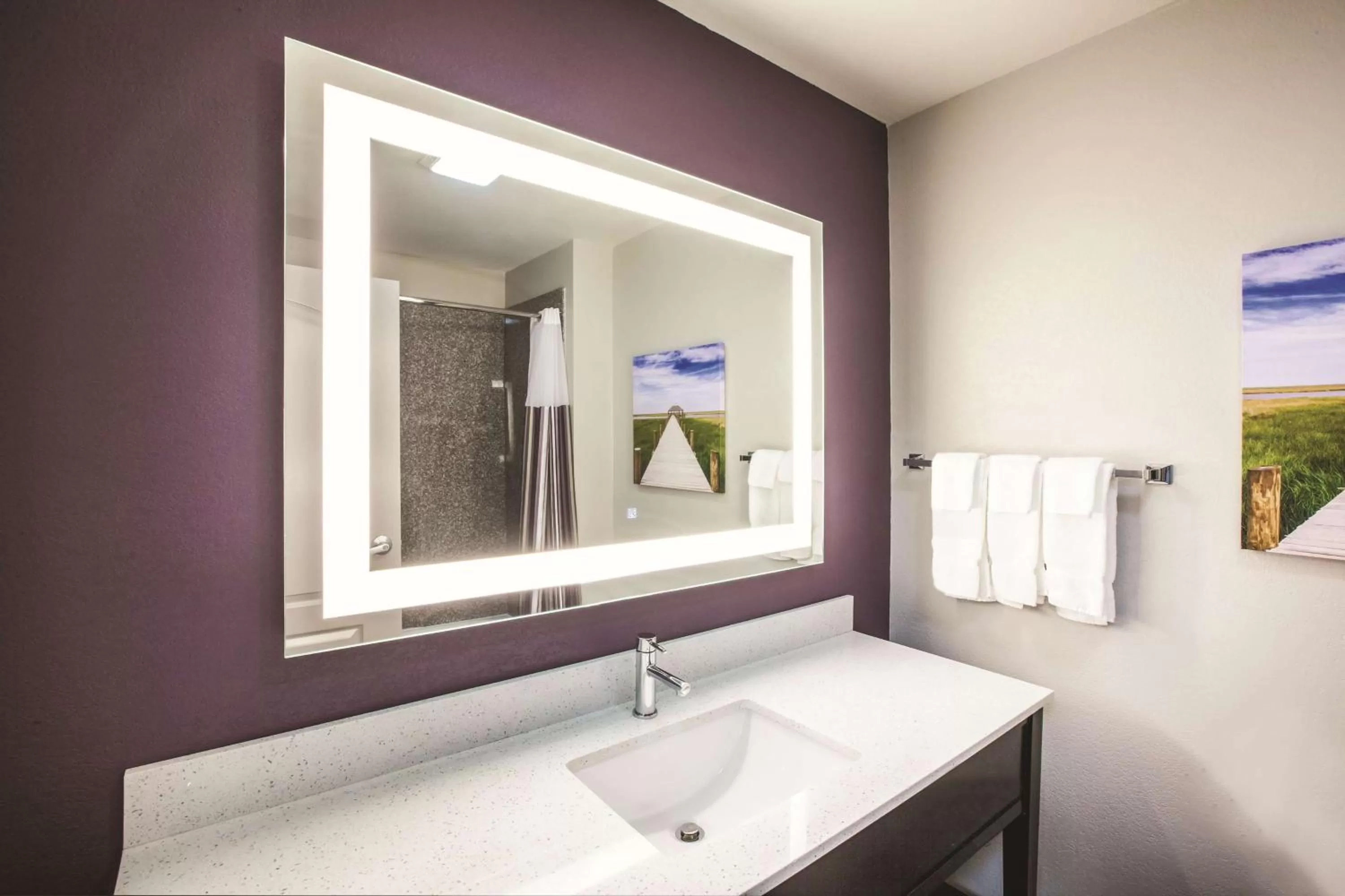 Photo of the whole room in La Quinta by Wyndham Walker - Denham Springs