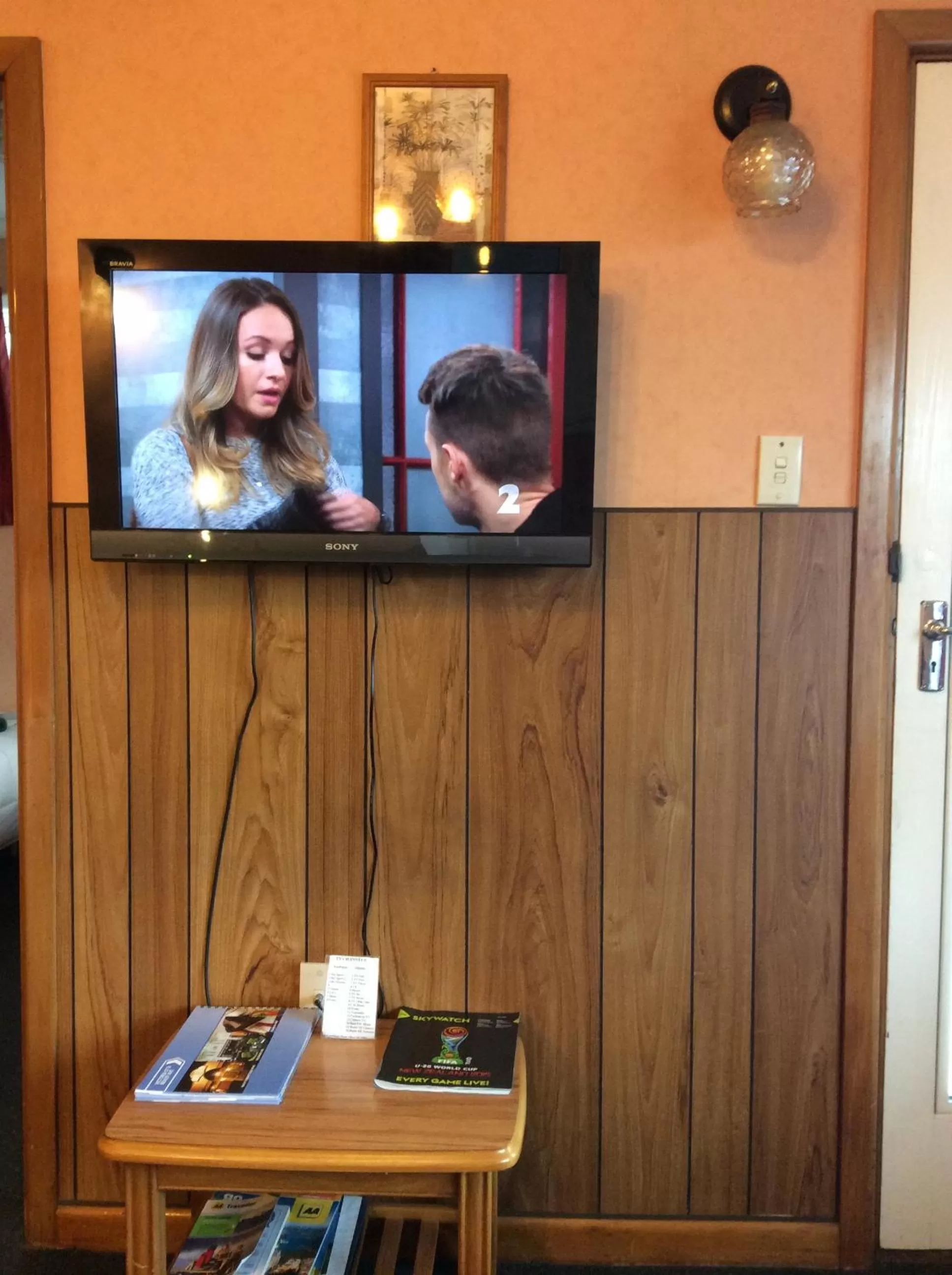 Communal lounge/ TV room in Belle Bonne Motel