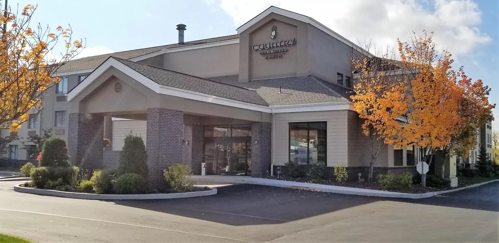 Facade/entrance in Country Inn & Suites by Radisson, Erie, PA