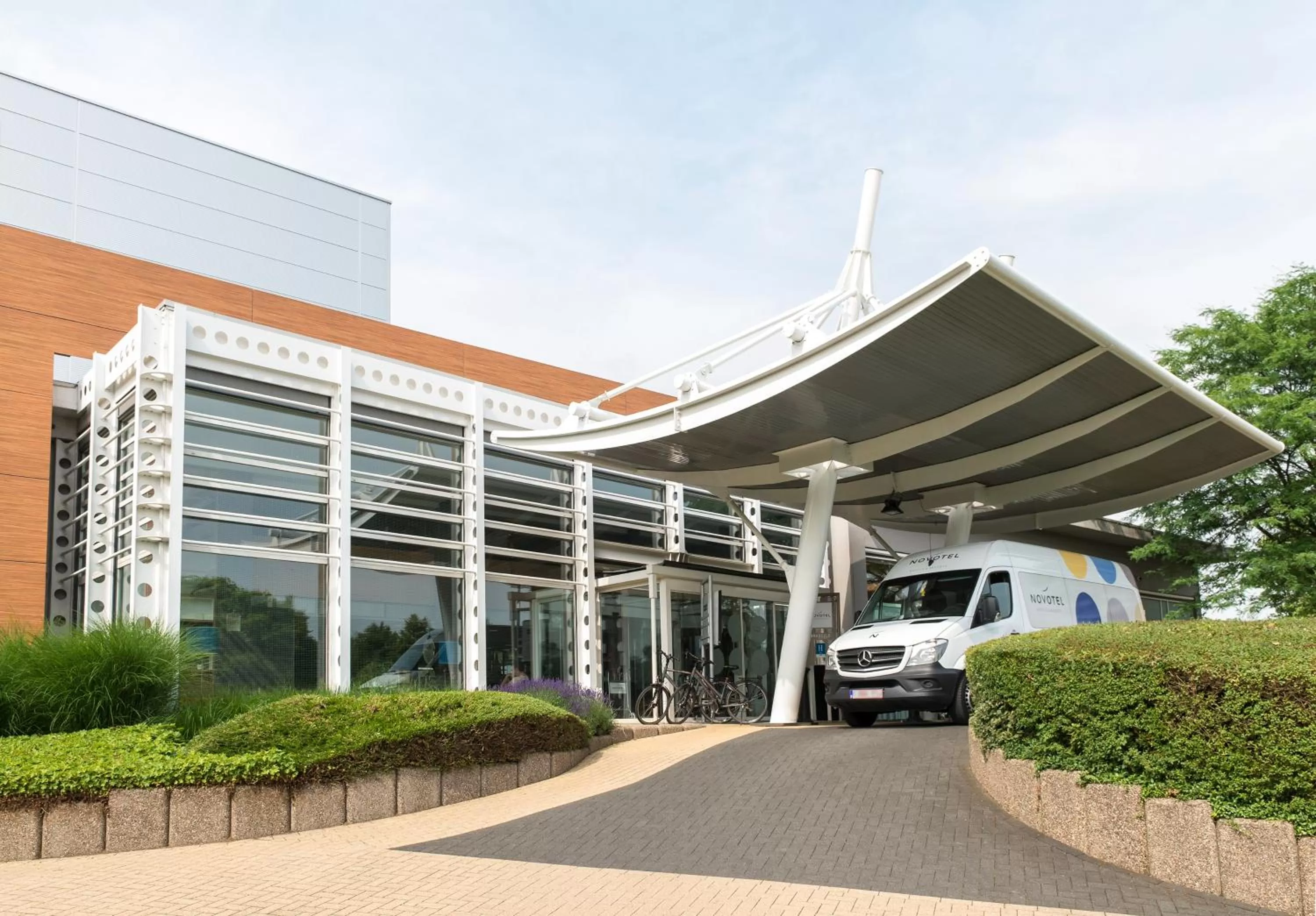 Facade/entrance in Novotel Brussels Airport