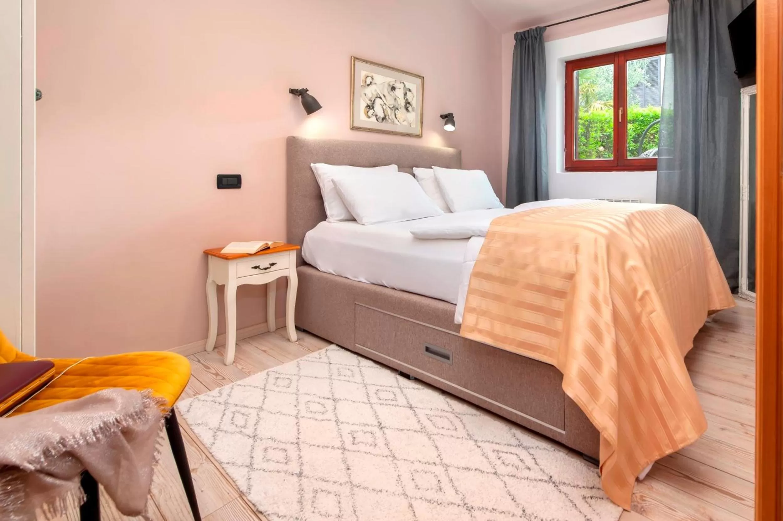 Bed in Villa B&B Marina & Parking Free