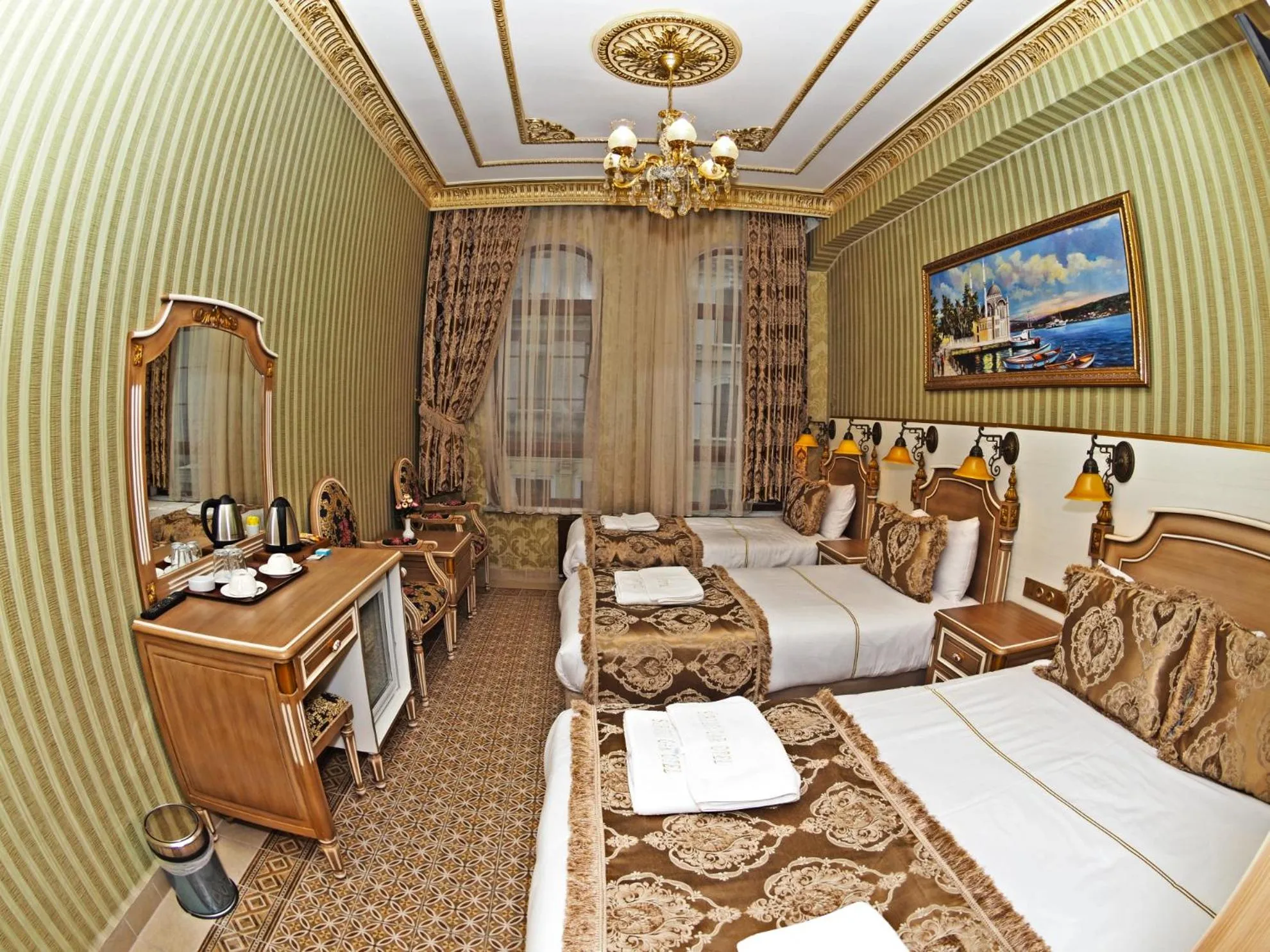 Photo of the whole room, Bed in Glamour Classic Hotel Istanbul Sirkeci